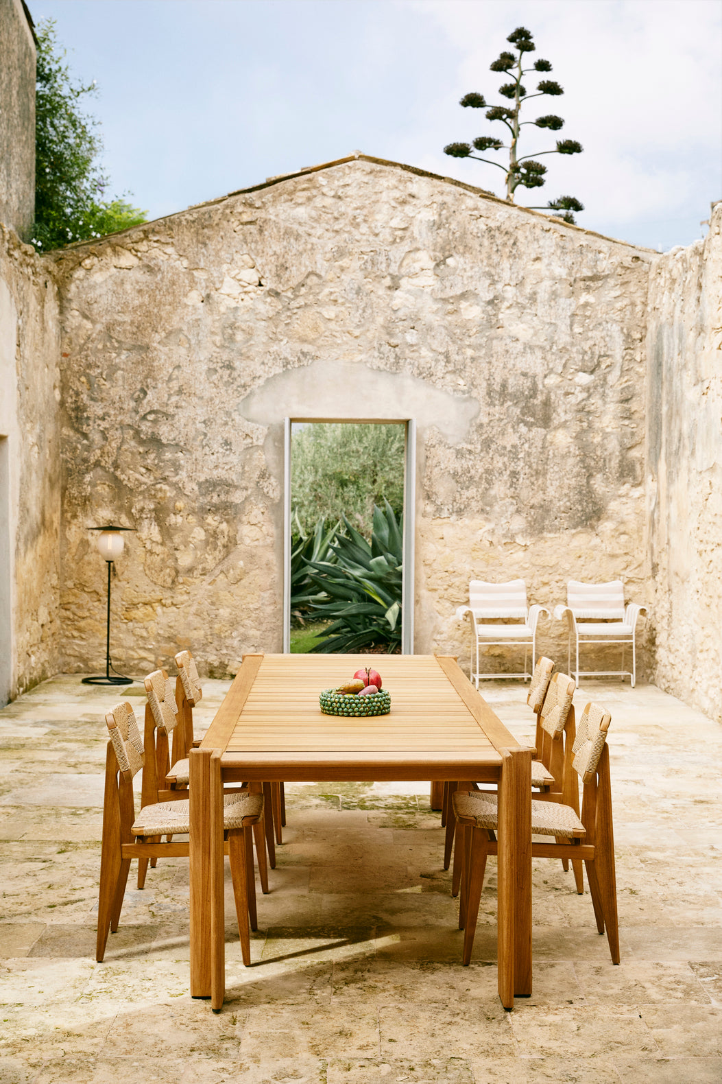 Záhradný stôl ATMOSFERA z teakového dreva