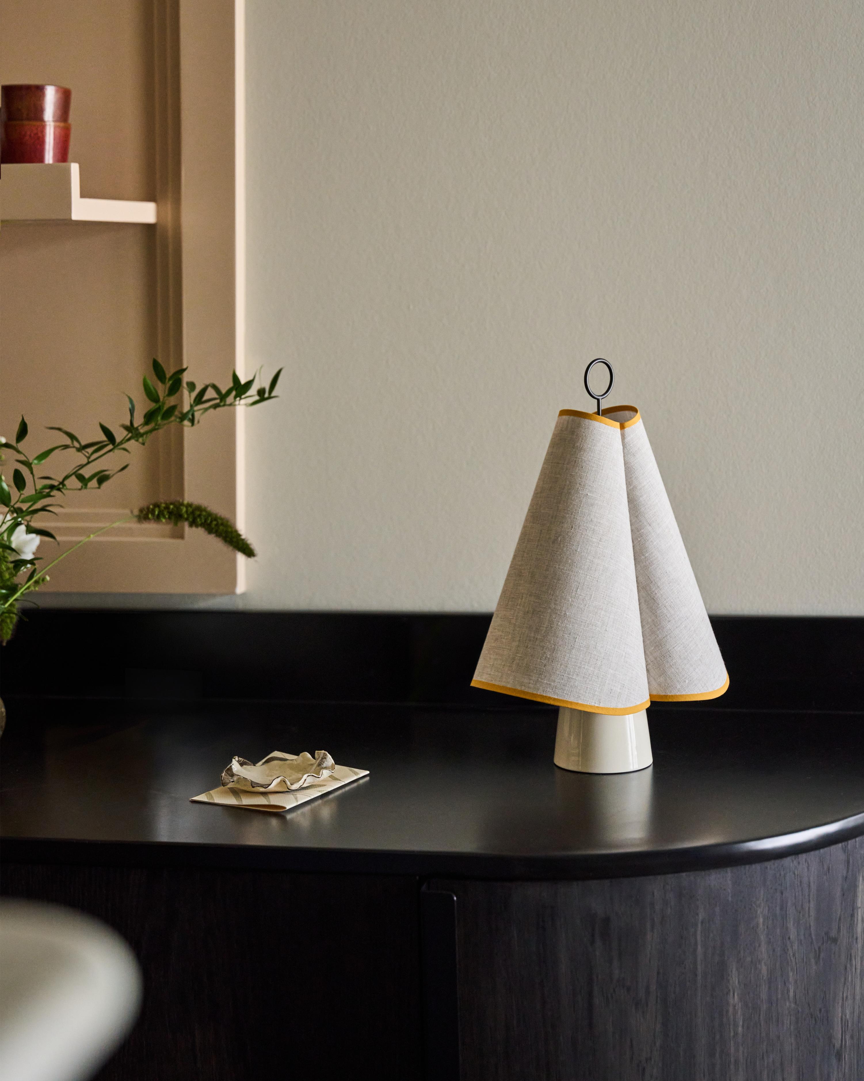 Portable lamp HORNBÆK white with yellow finish