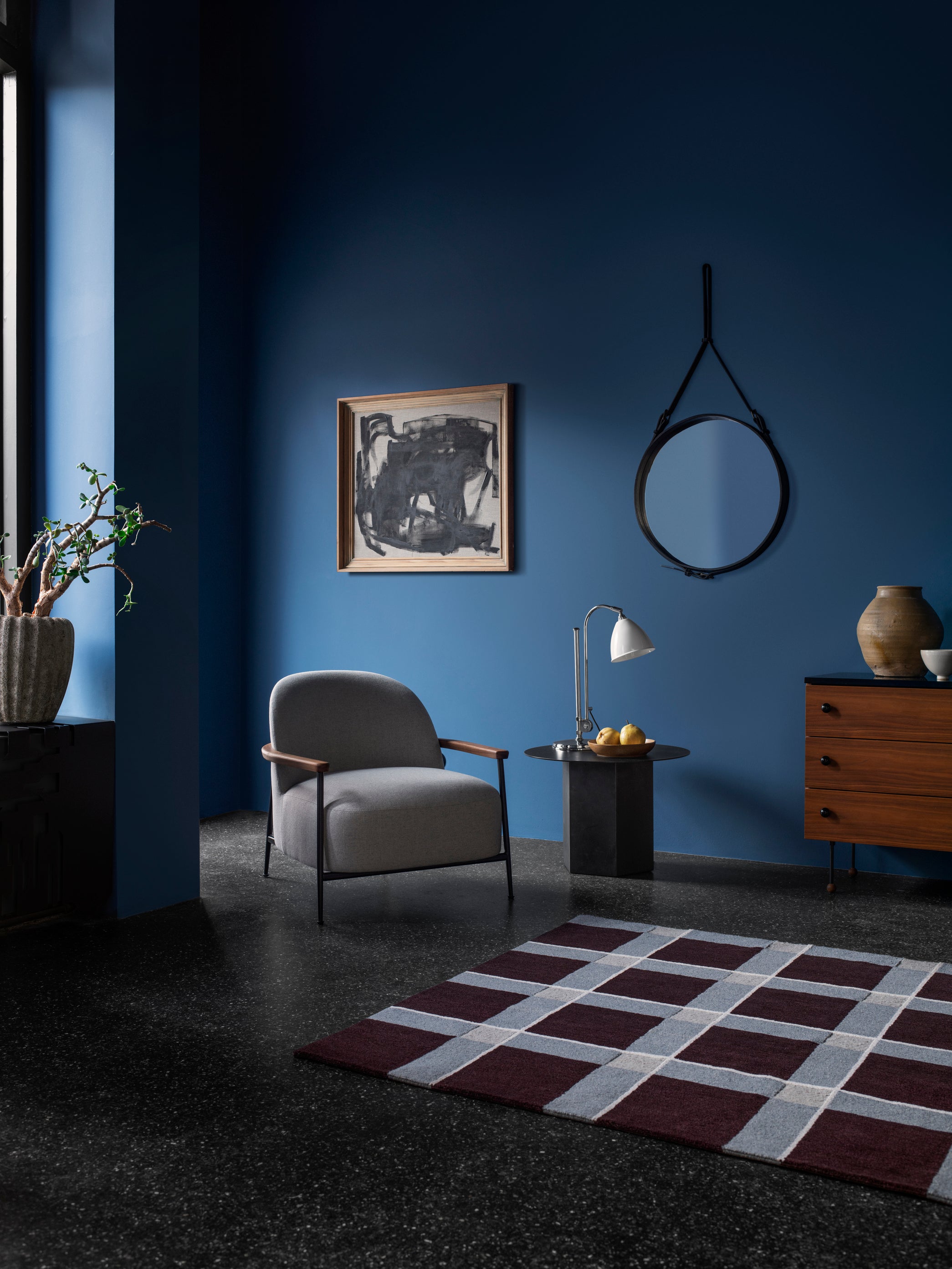 BESTLITE BL1 table lamp in brass with a porcelain shade