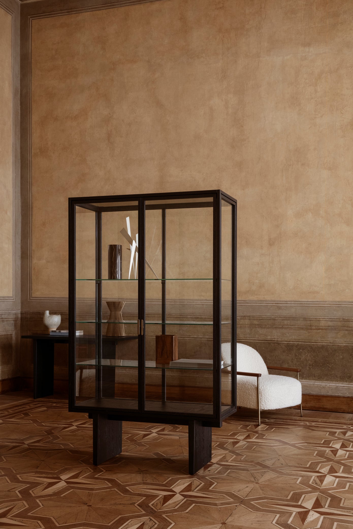 Sklenená vitrína PRIVATE dýha z dubu