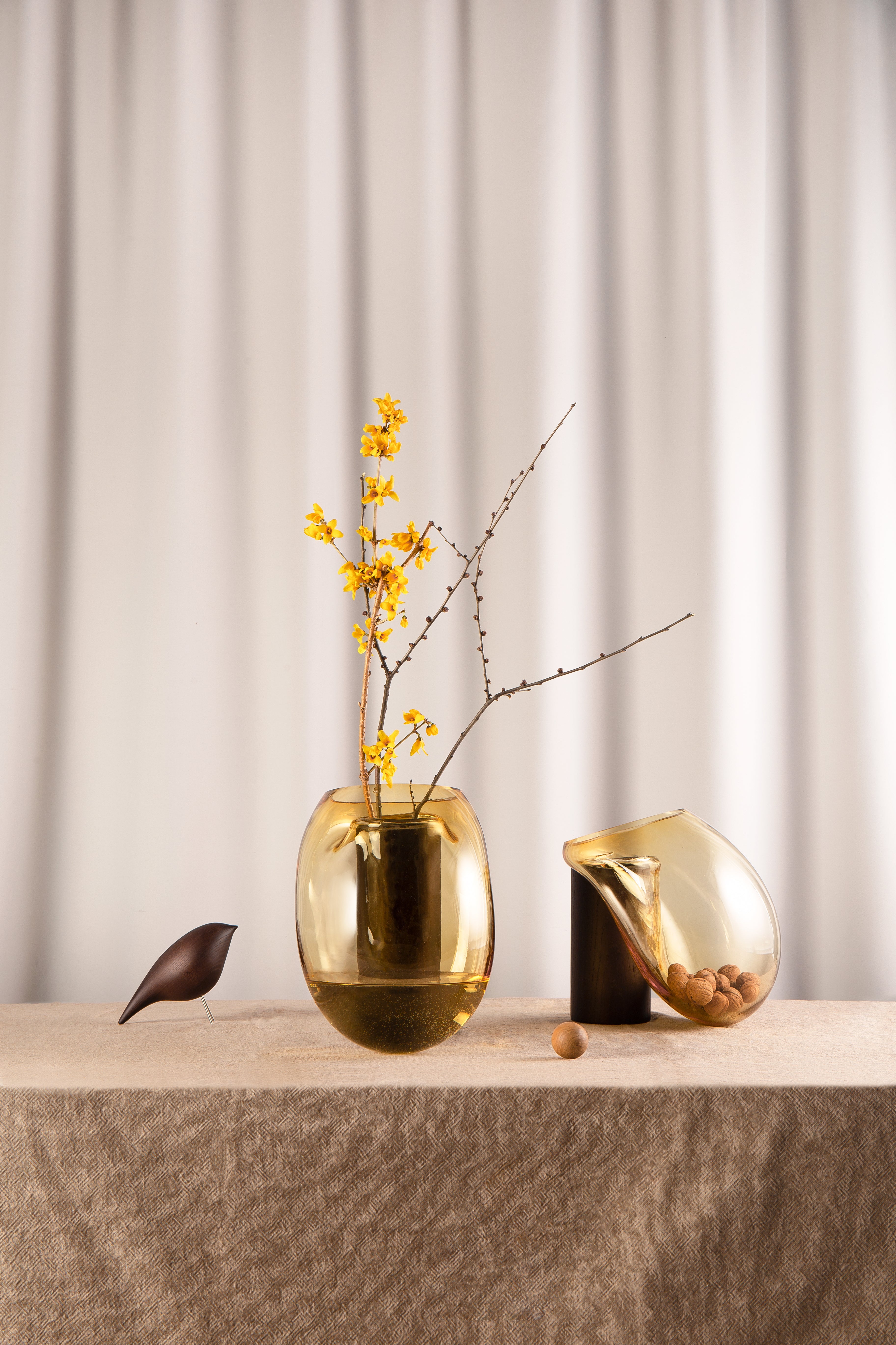 GUTTA BOON amber vase with black