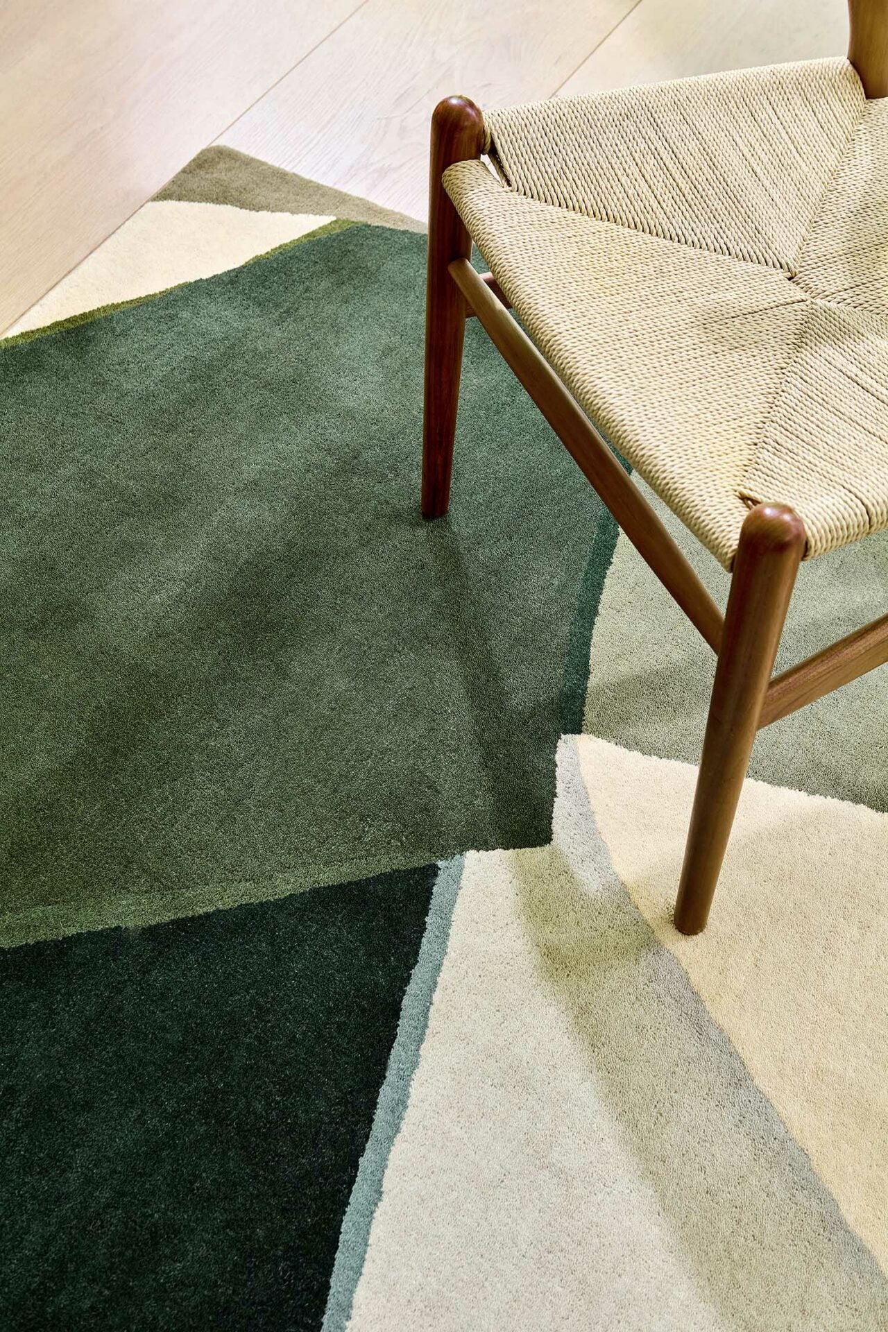 Sumi Reflect Fern Pistachio rug beige-green