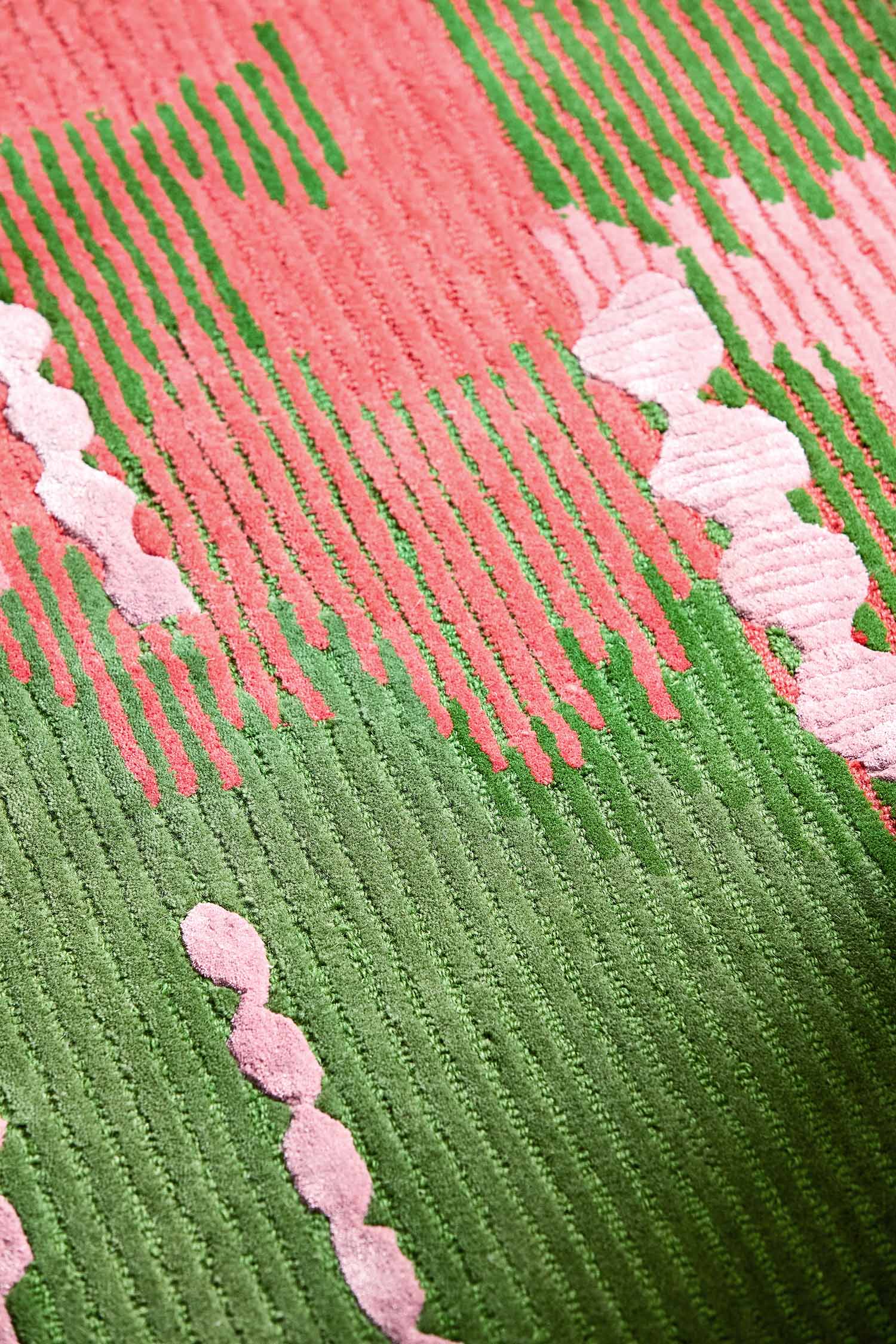 Koberec WILDERNESS PERIDOT EMERALD zeleno-ružový