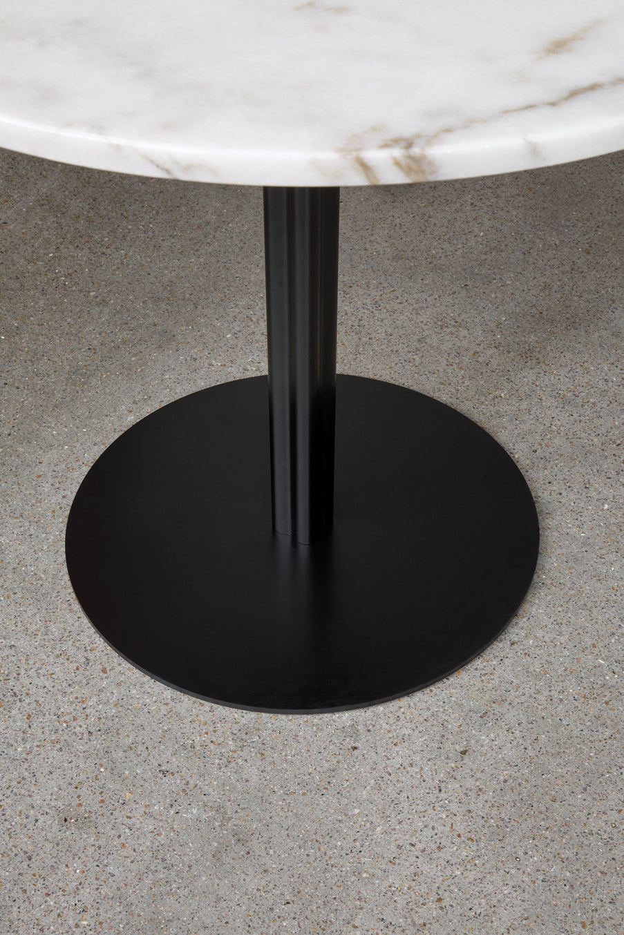 HARBOUR black bar table oak veneer