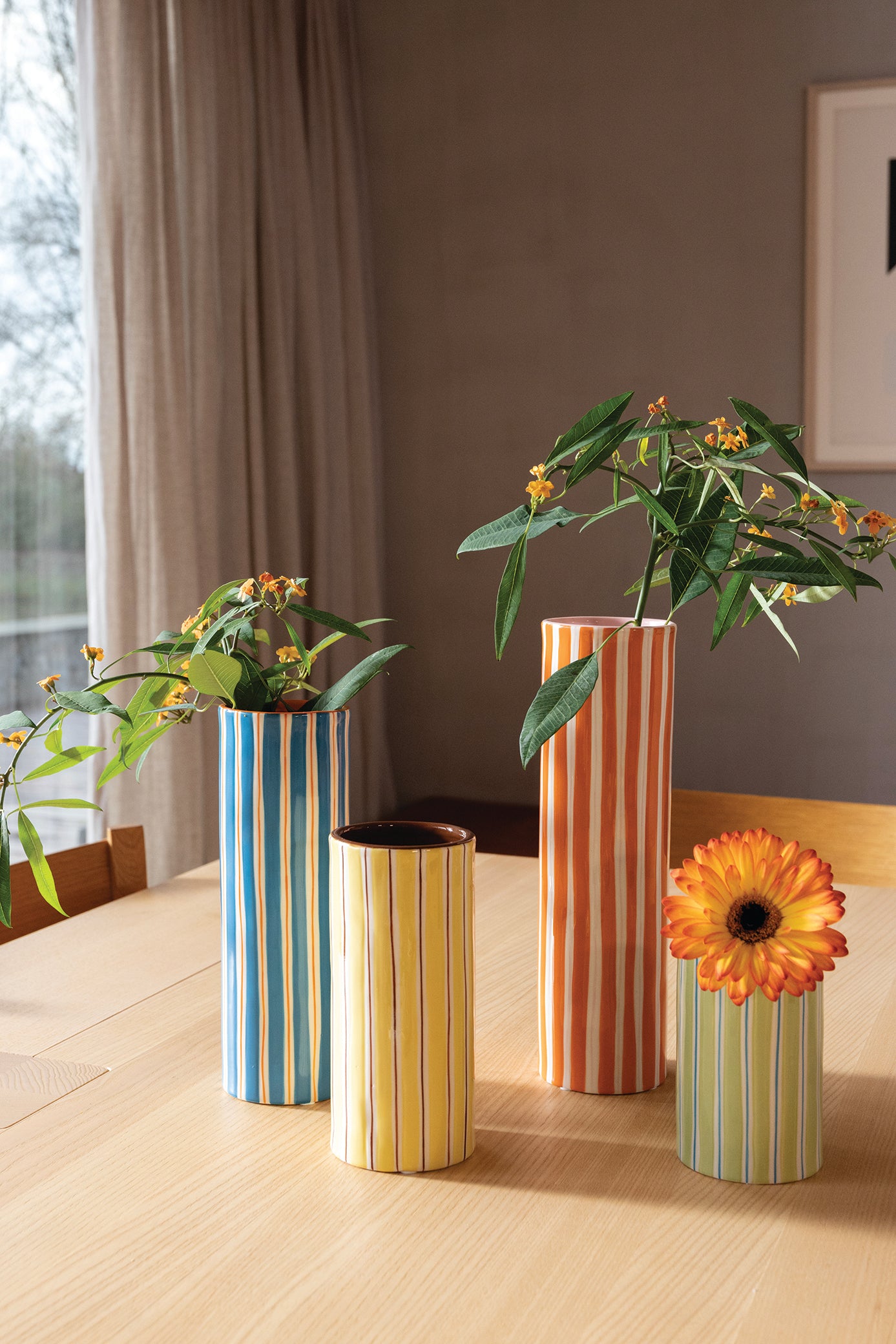 Váza RAY modrá s bielou a oranžovou