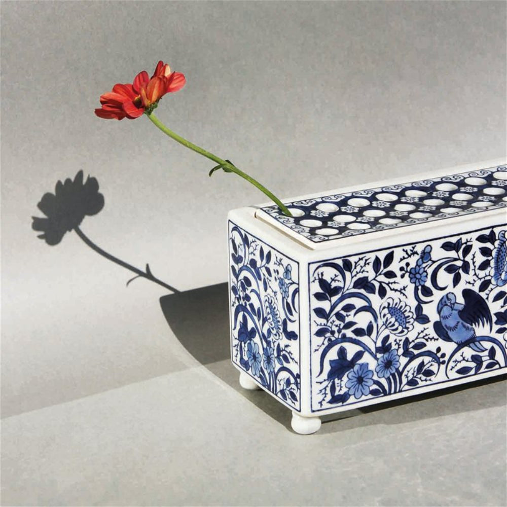 Váza FLOWERBRICK biela s modrou