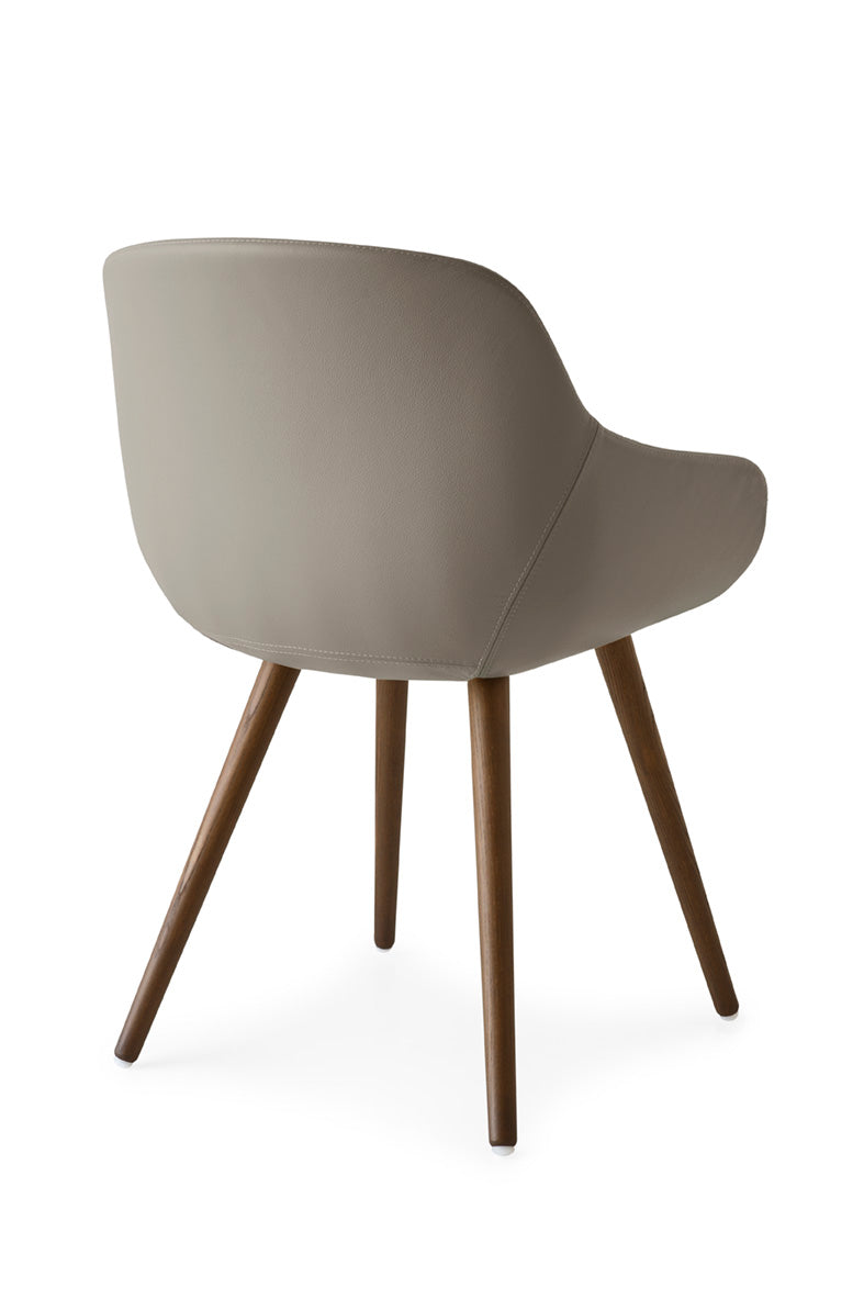 Čalúnená stolička IGLOO s tmavým dreveným podstavcom