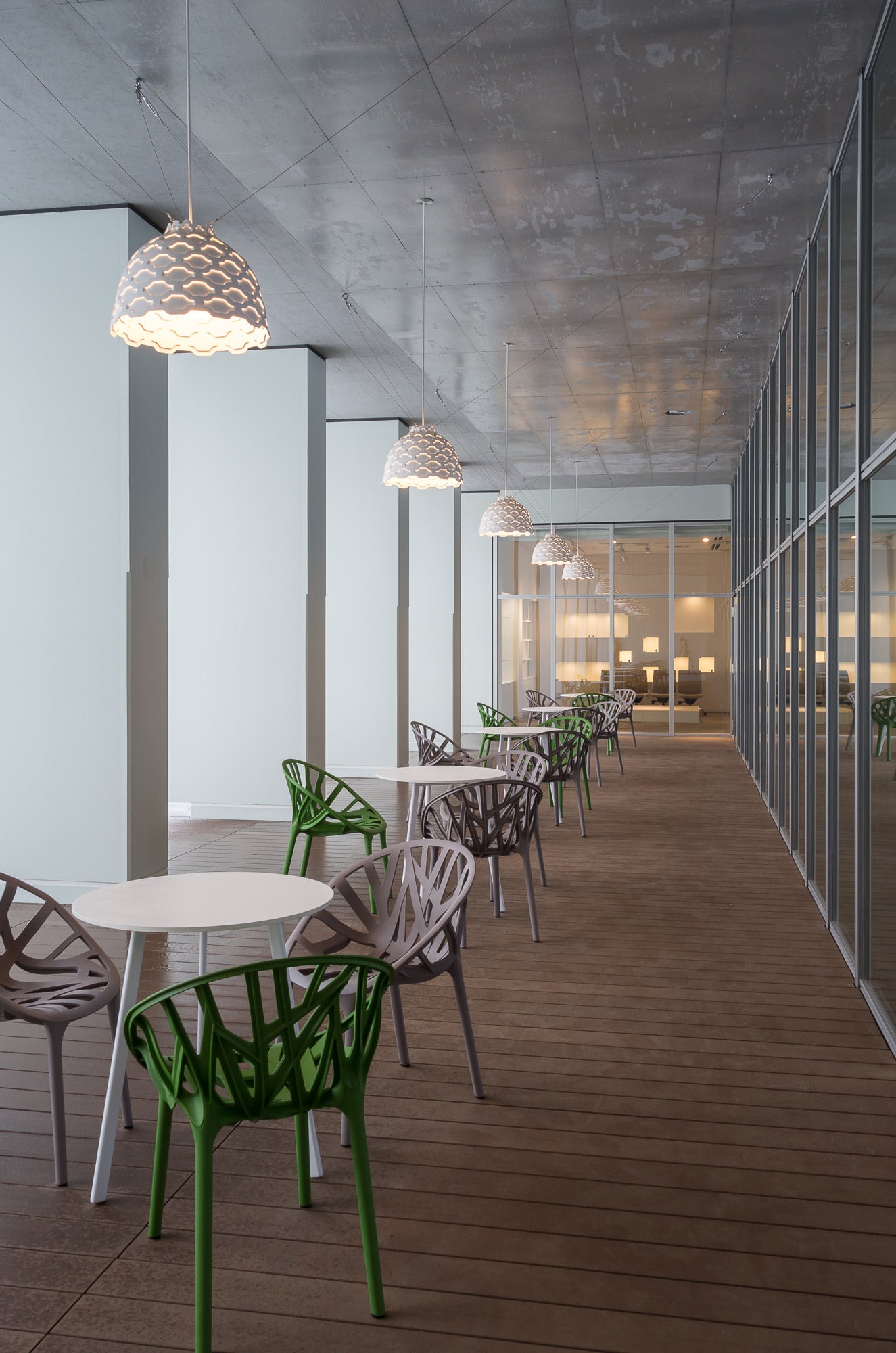 Závesná lampa LC SHUTTERS biela