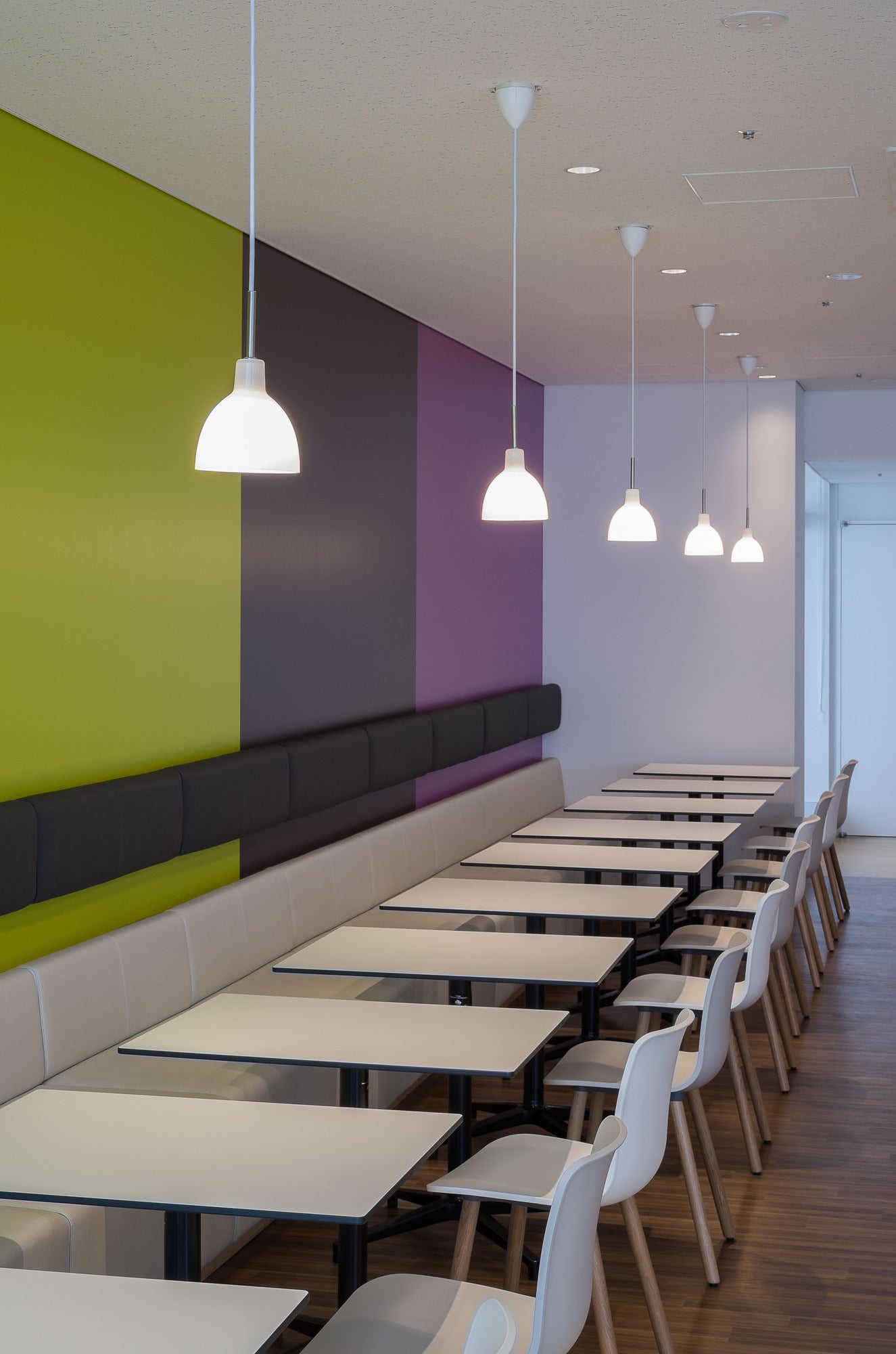 Závesná lampa TOLDBOD GLASS biela