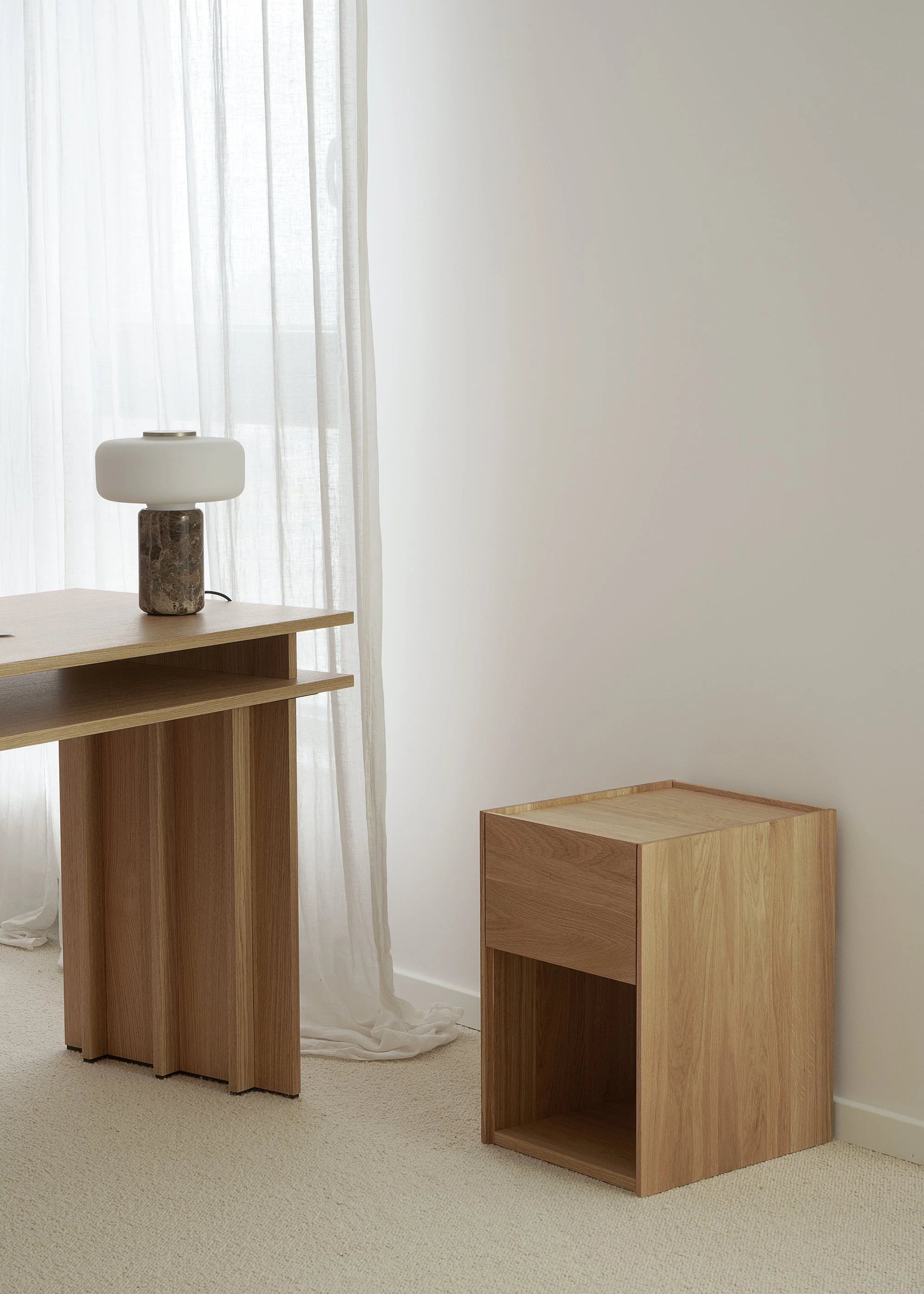 Nočná skrinka KARI tmavé dubové drevo