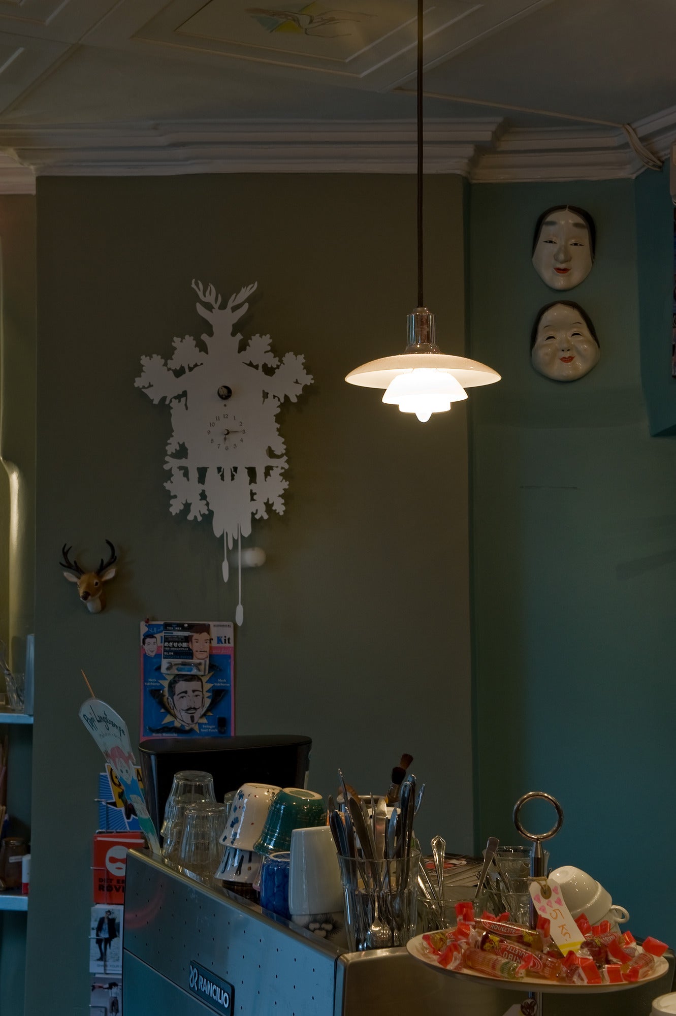 Závesná lampa PH 2/1 biela s chrómovým povrchom