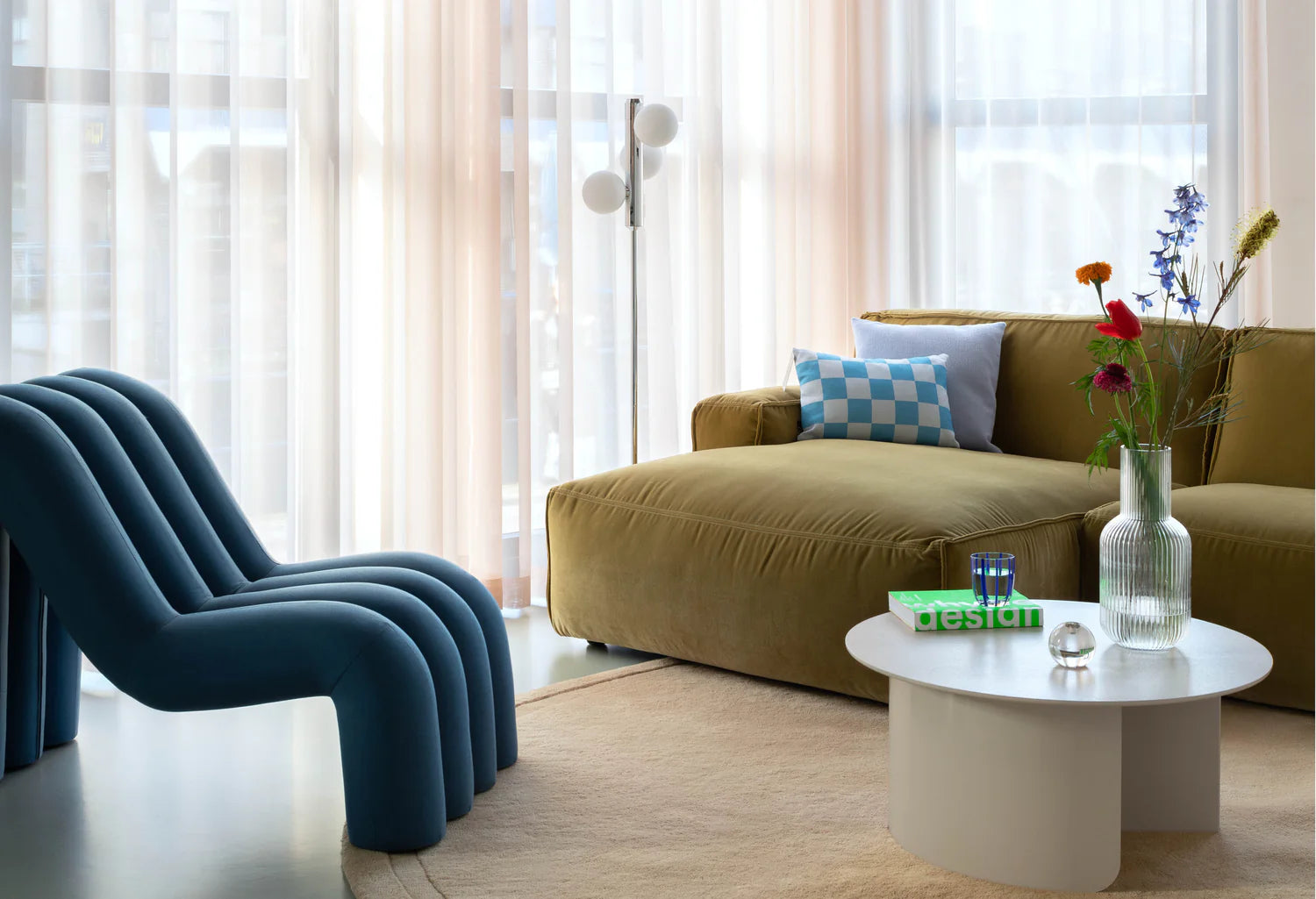 Stojaca lampa KAKTEE čierna