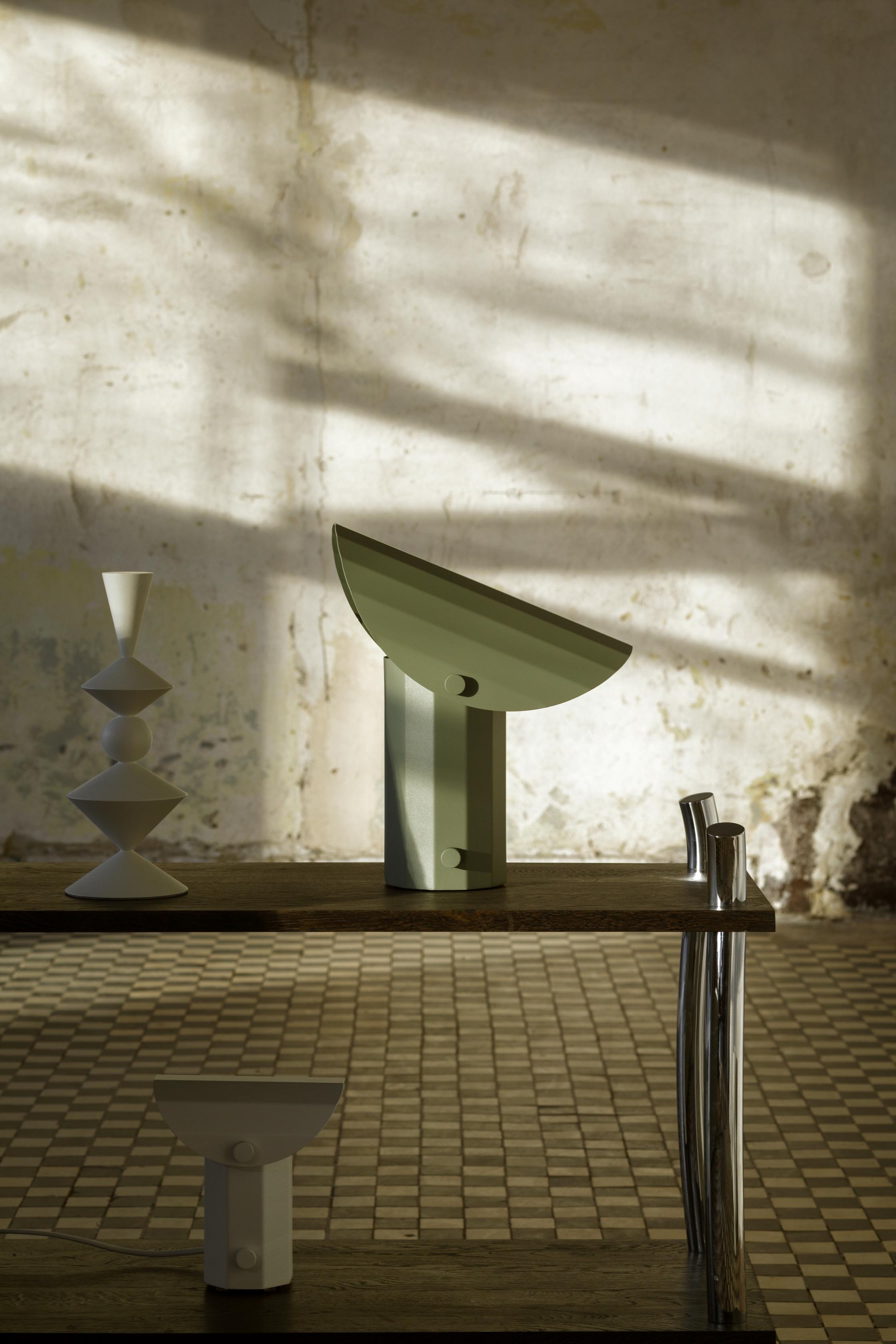 Stolná lampa APOLIN šalviová