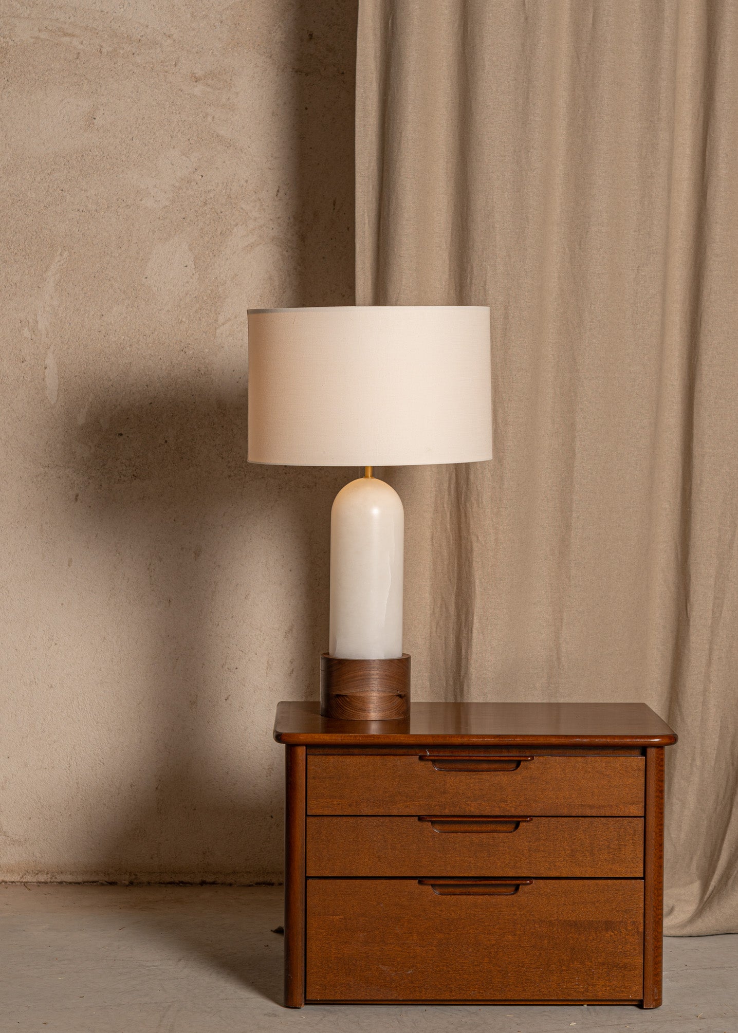 PURA KELO Table Lamp White Alabaster