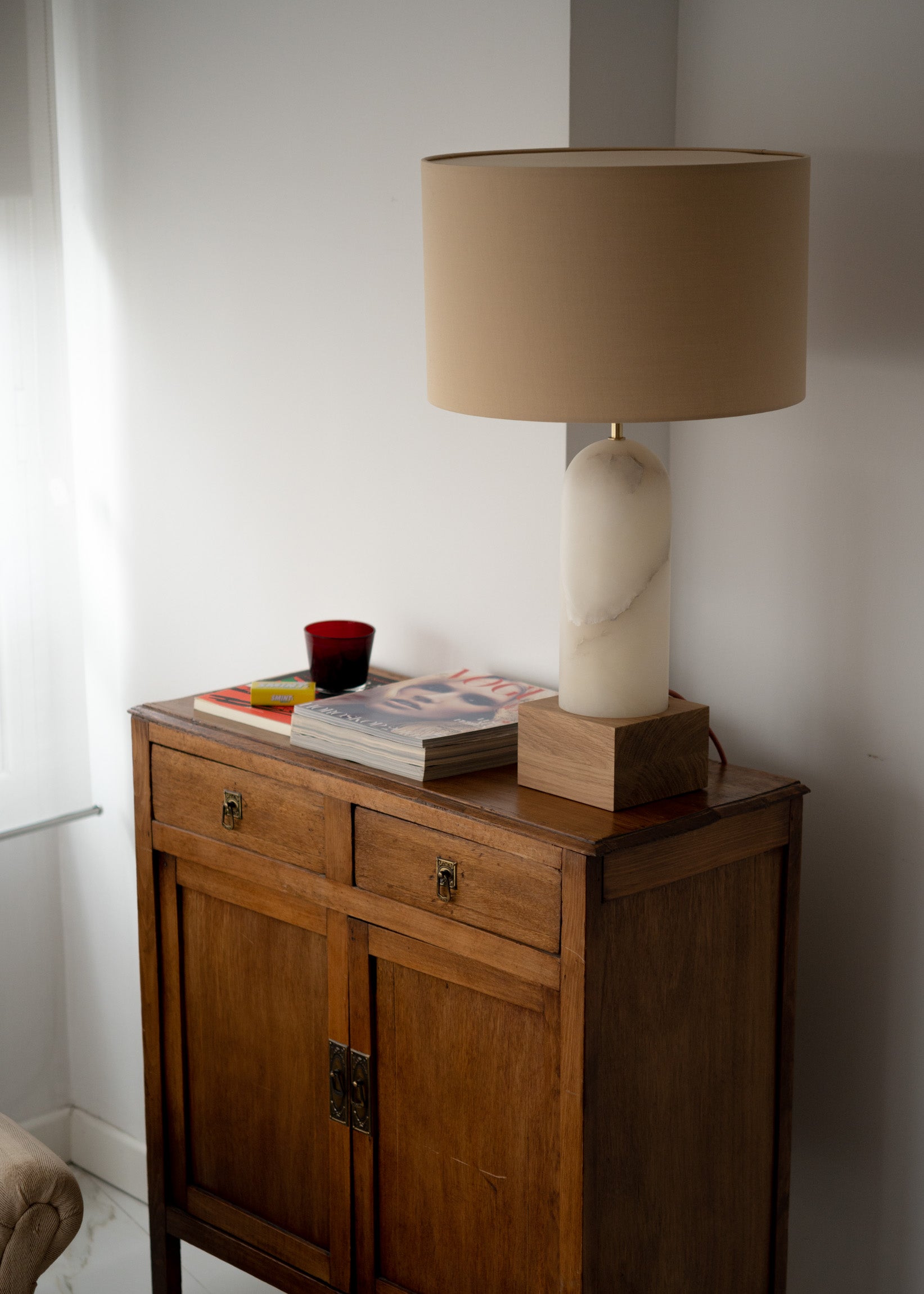 PURA KELO Table Lamp White Alabaster