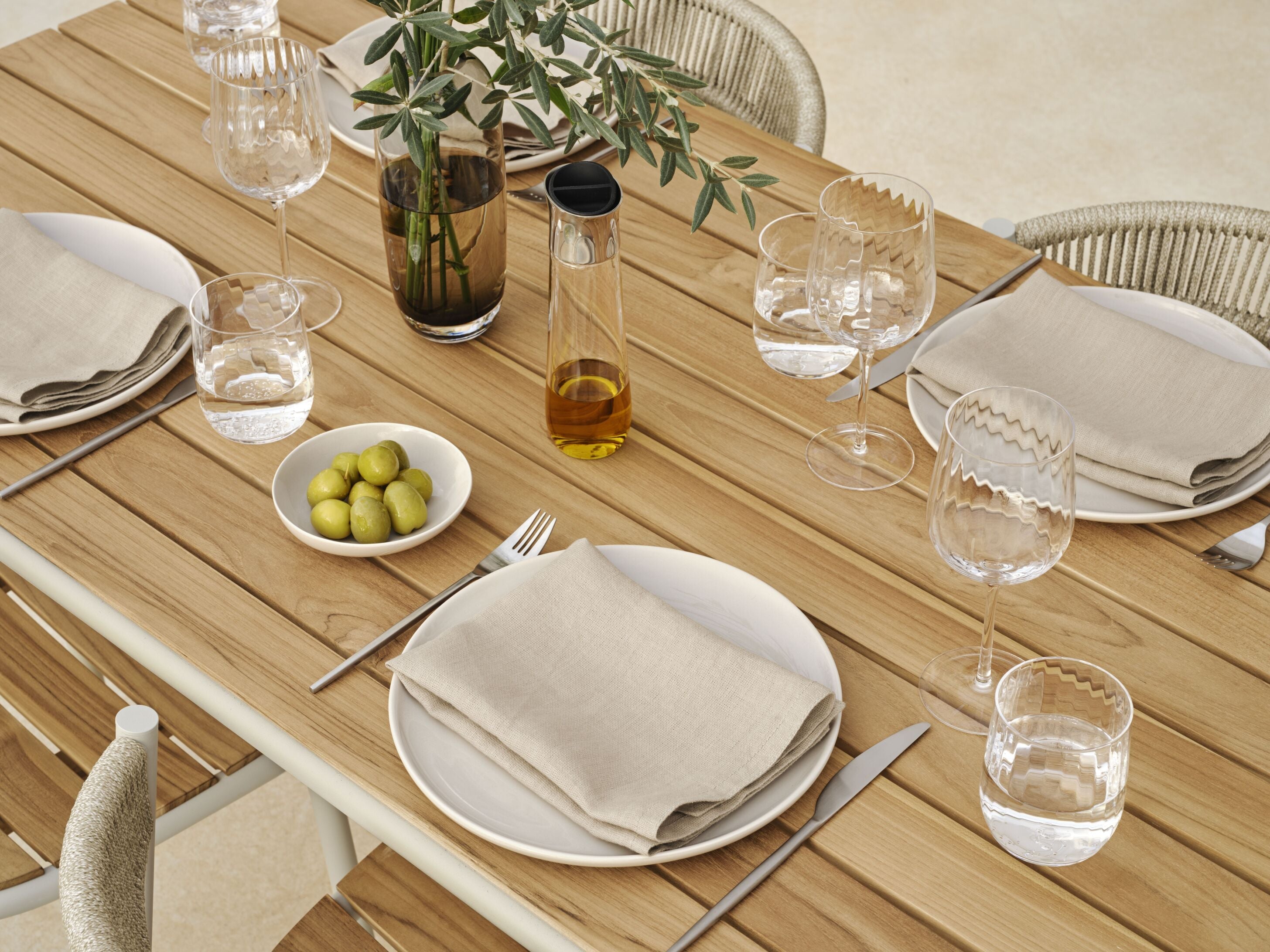 Záhradný stôl KITE drevený so šedou oceľovou základňou