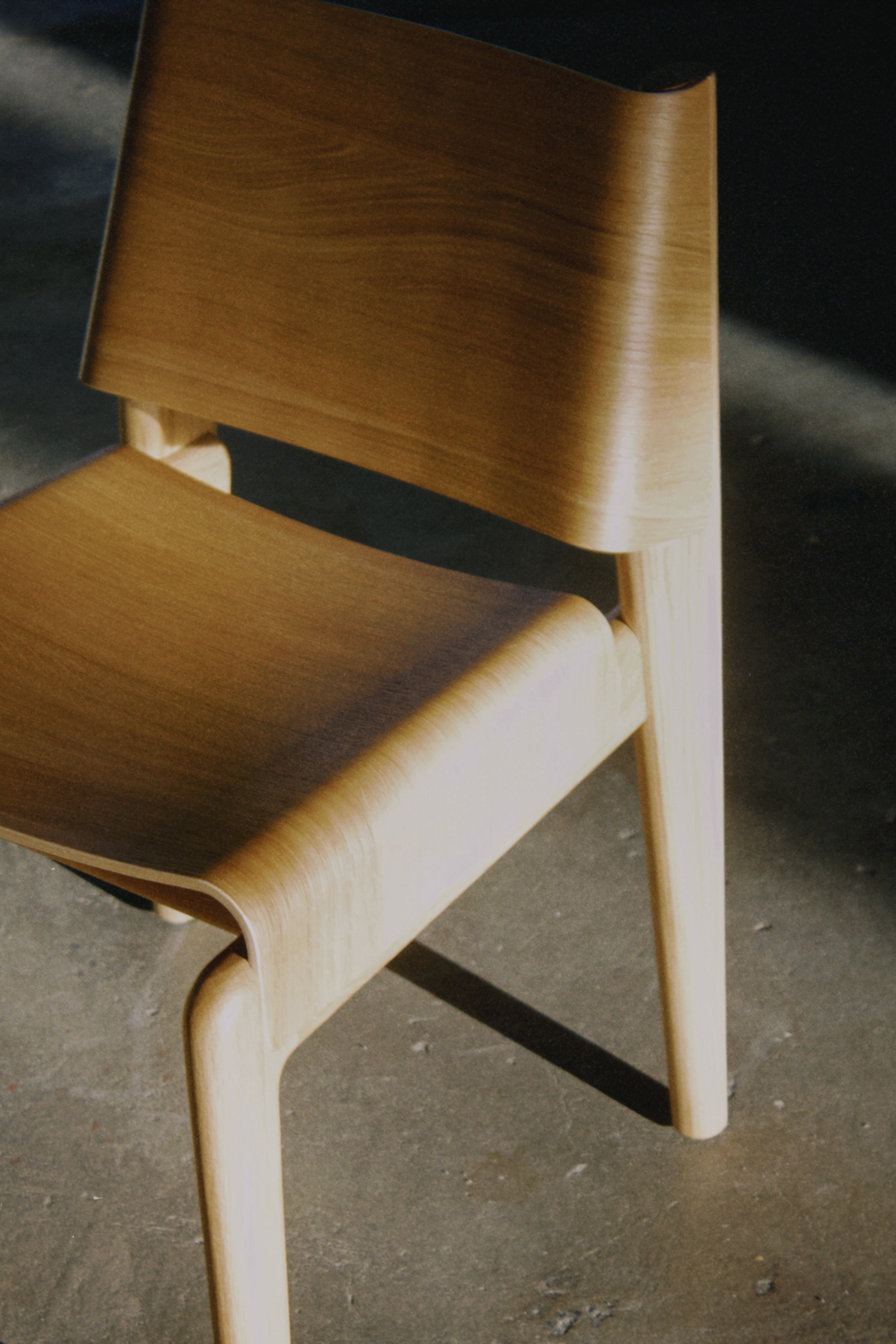 UNDIA Chair Olive Green Oak Wood