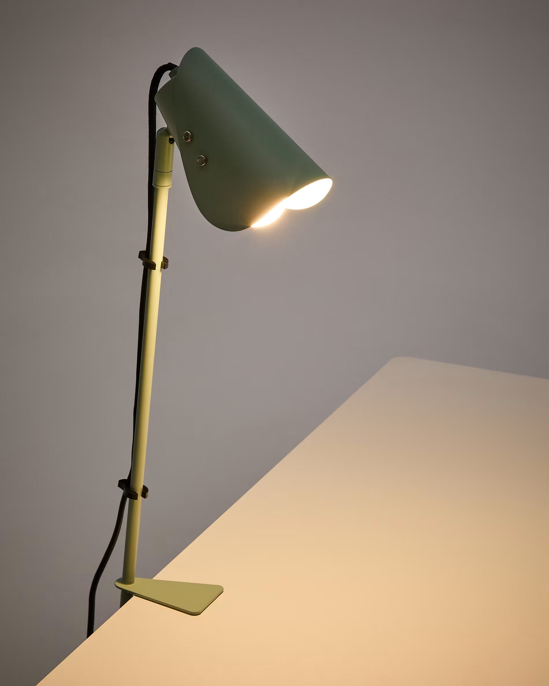 Stolná lampa s klipom JULA zelená