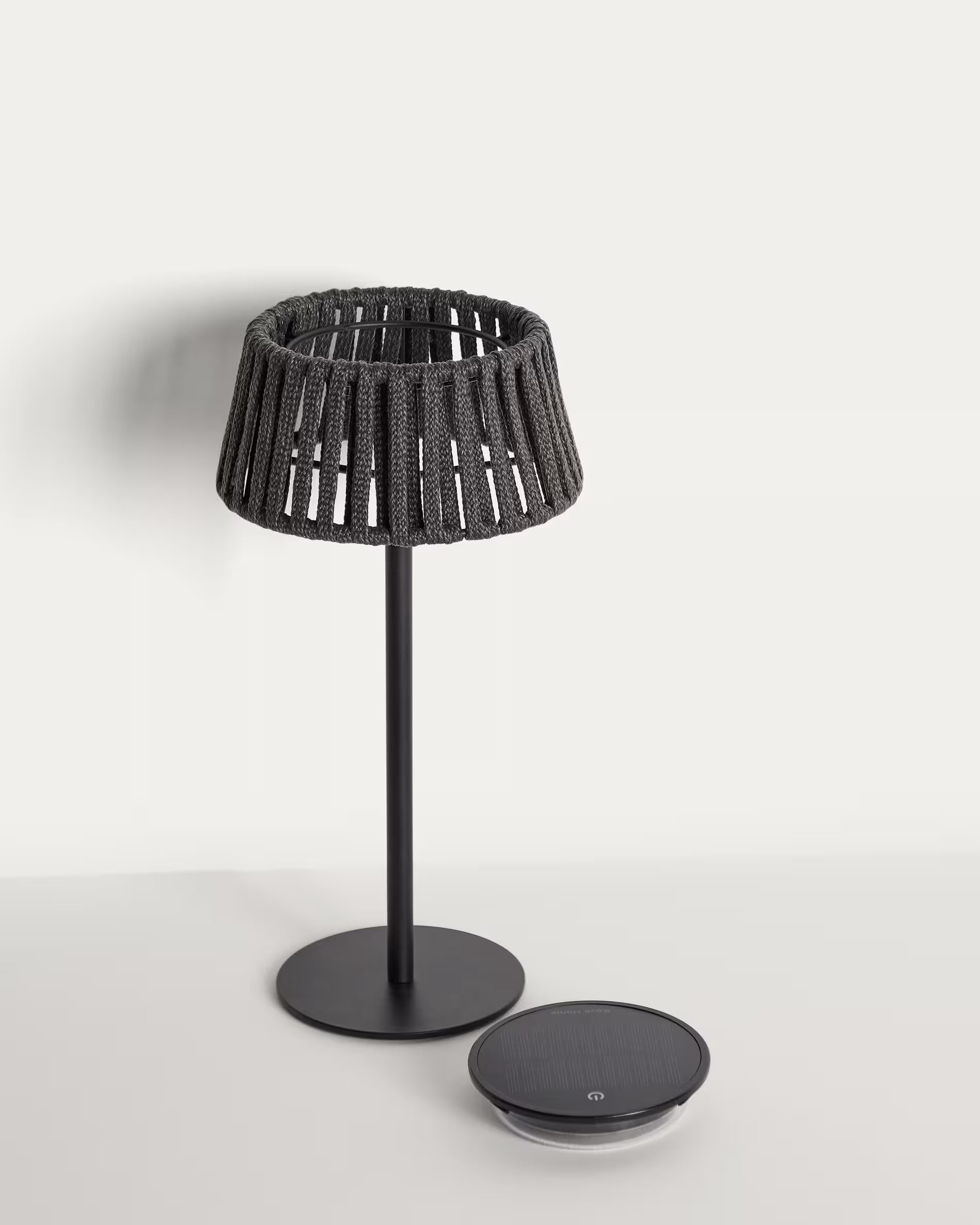 Solárna záhradná lampa ALDET čierna