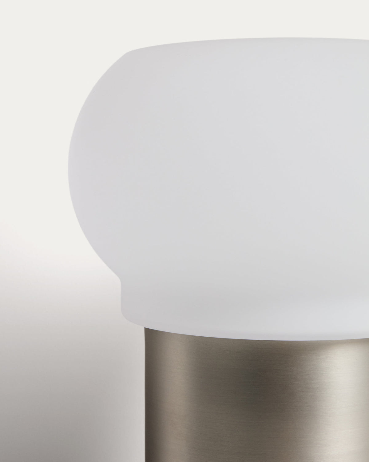 Lampa stołowa przenośna LED LERUNA biały matowe szkło – ujęcie 5