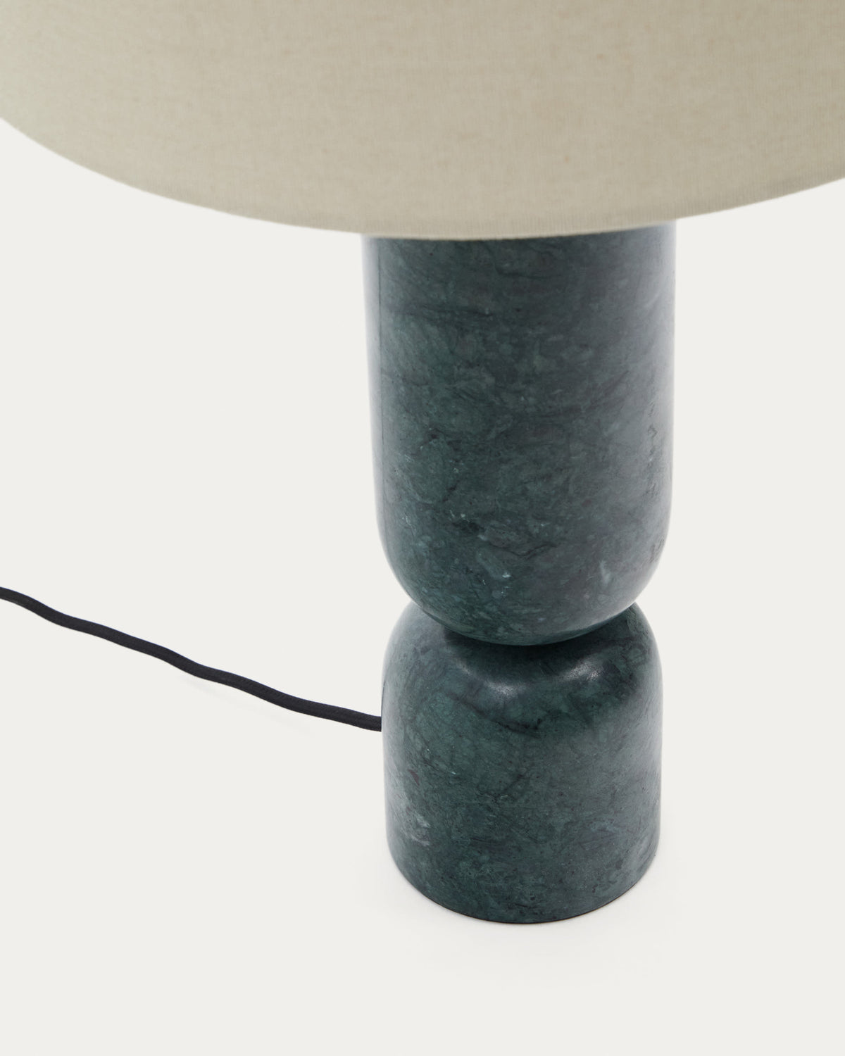 Lampa stołowa VEX zielony marmur z szarym lnianym kloszem – ujęcie 4