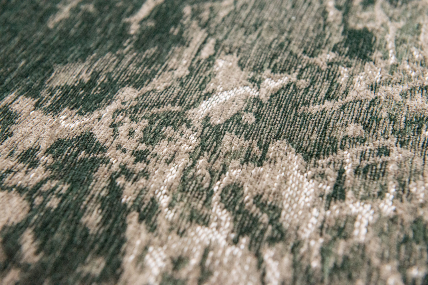 Kruhový koberec CRACKS TMAVÝ BOROVICOVÝ zelený