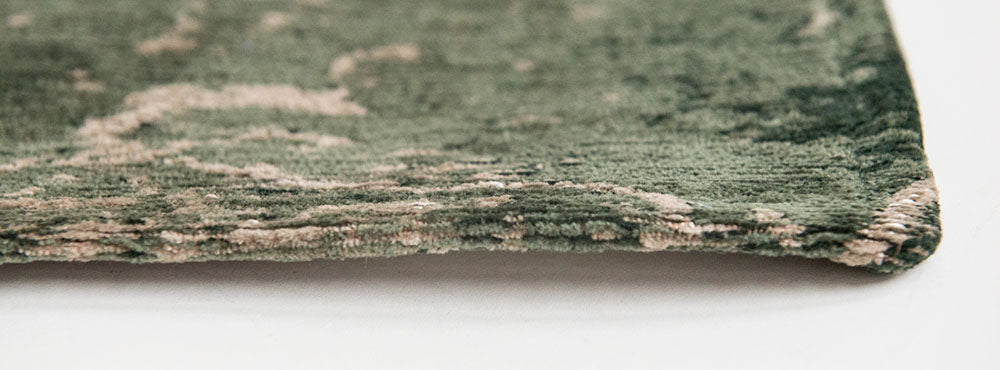 Koberec CRACKS TMAVÝ SMREK zelený