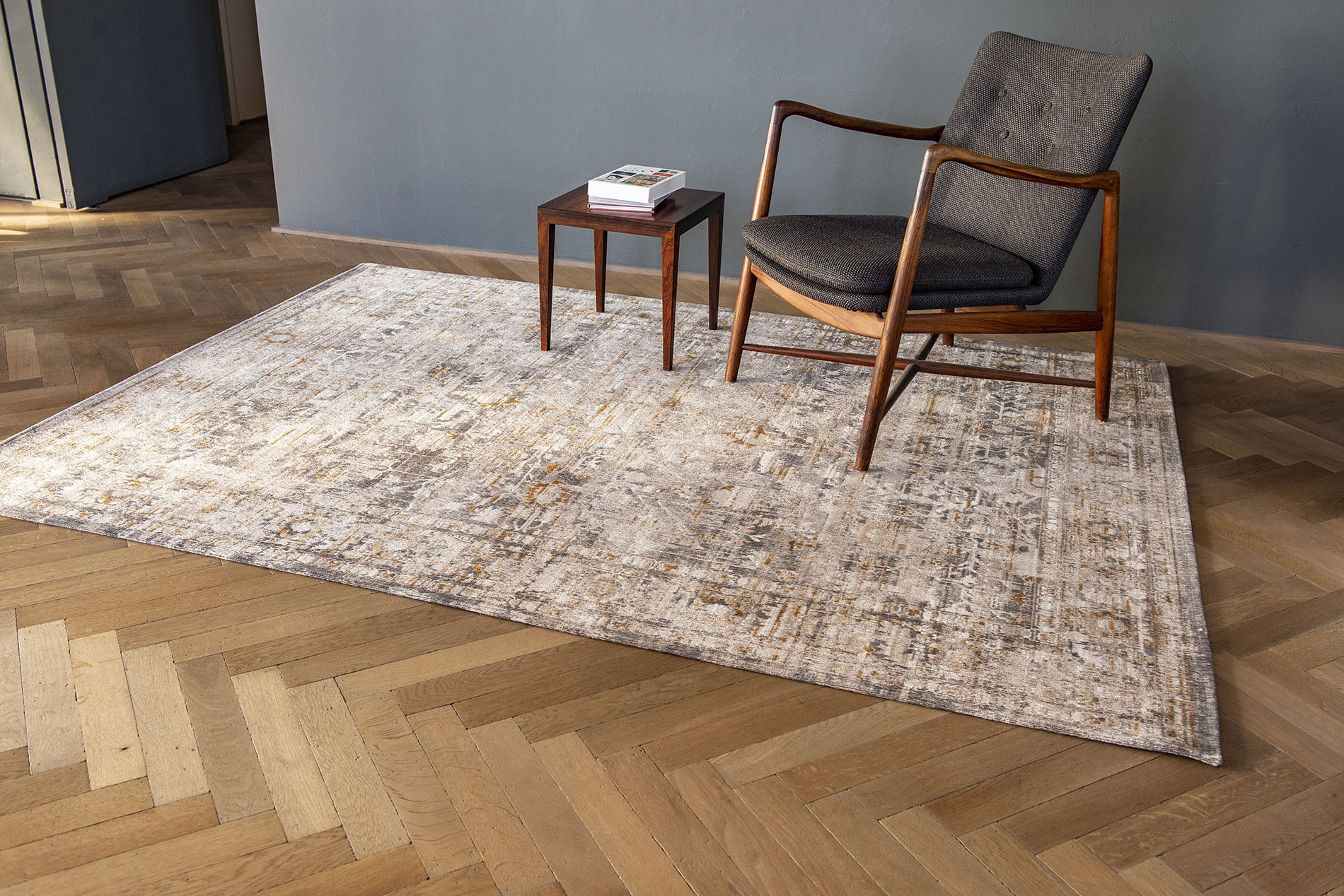 Ushak suleiman gray rug gray