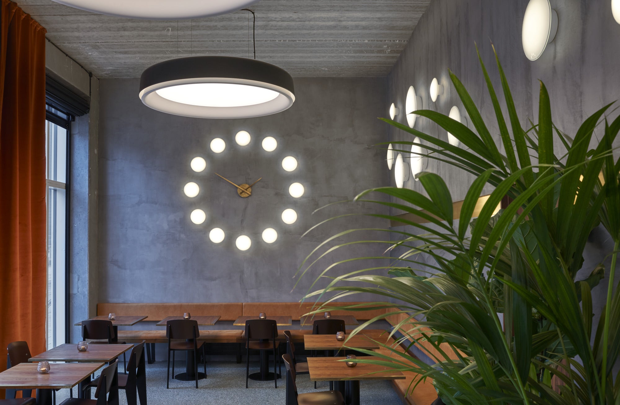 AJ EKLIPTA wall lamp white