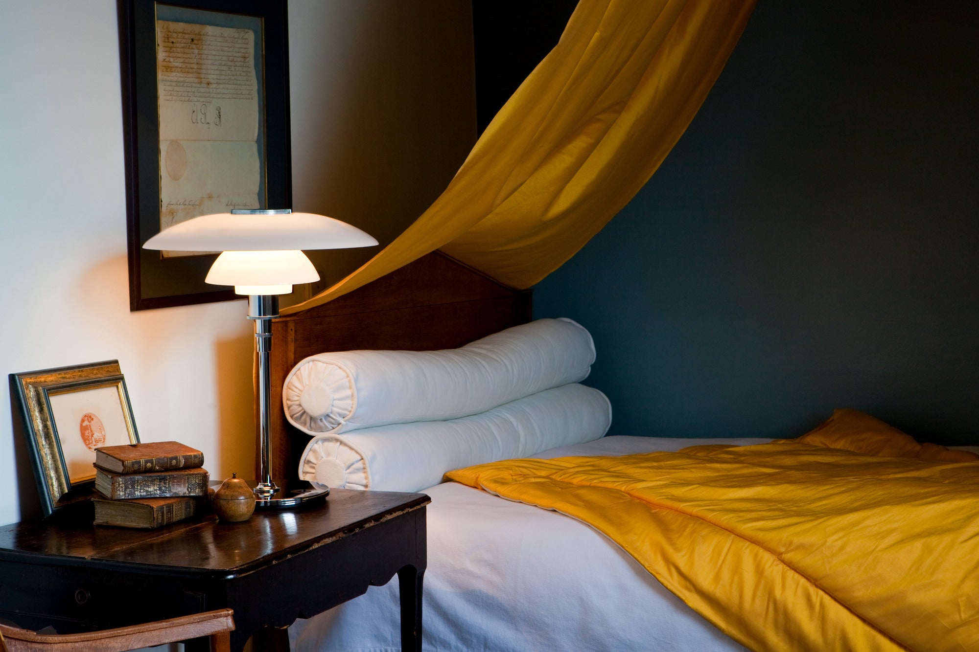 Stolná lampa PH 4½-3½ biela s chrómovým podstavcom