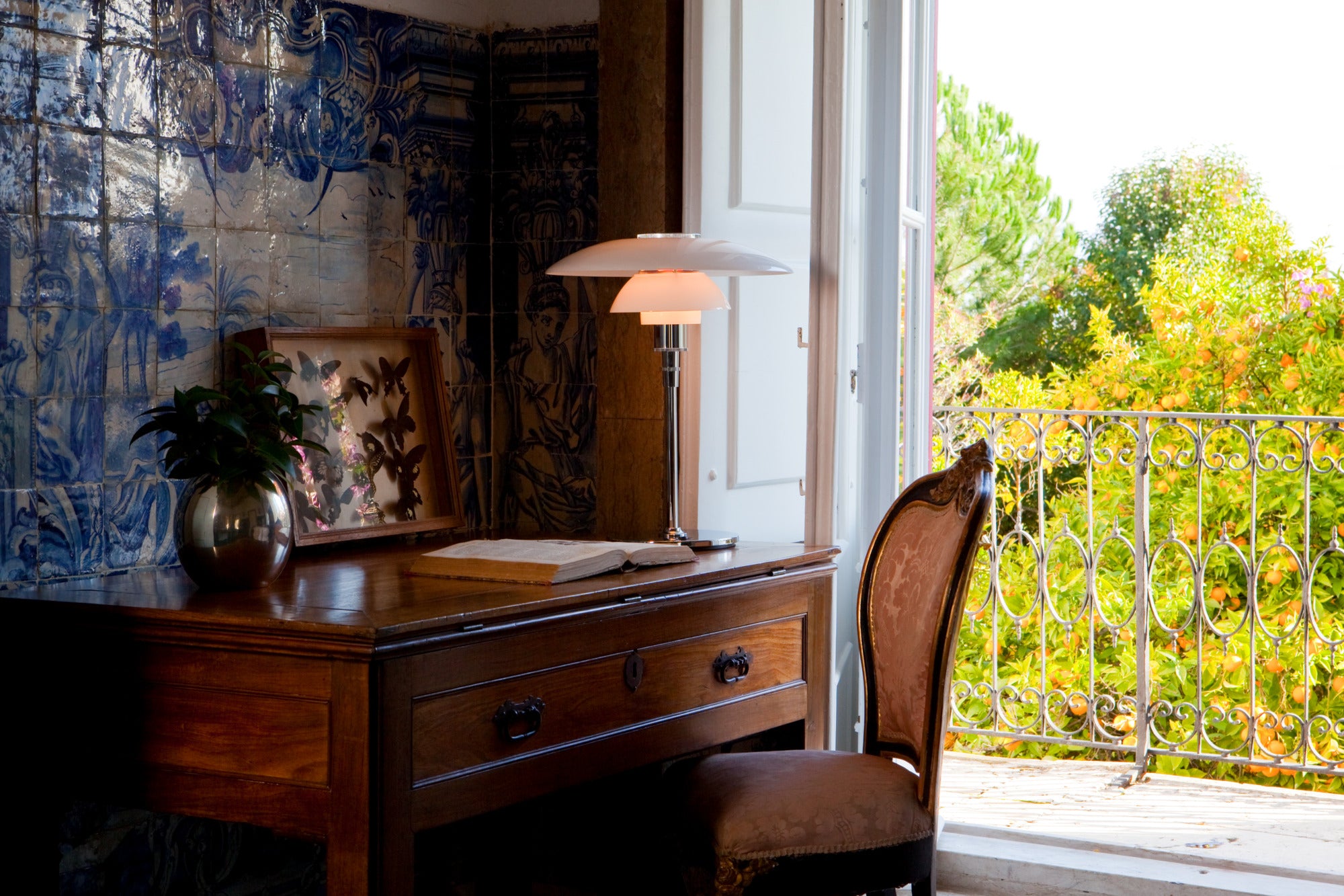 Stolná lampa PH 4½-3½ biela s chrómovým podstavcom