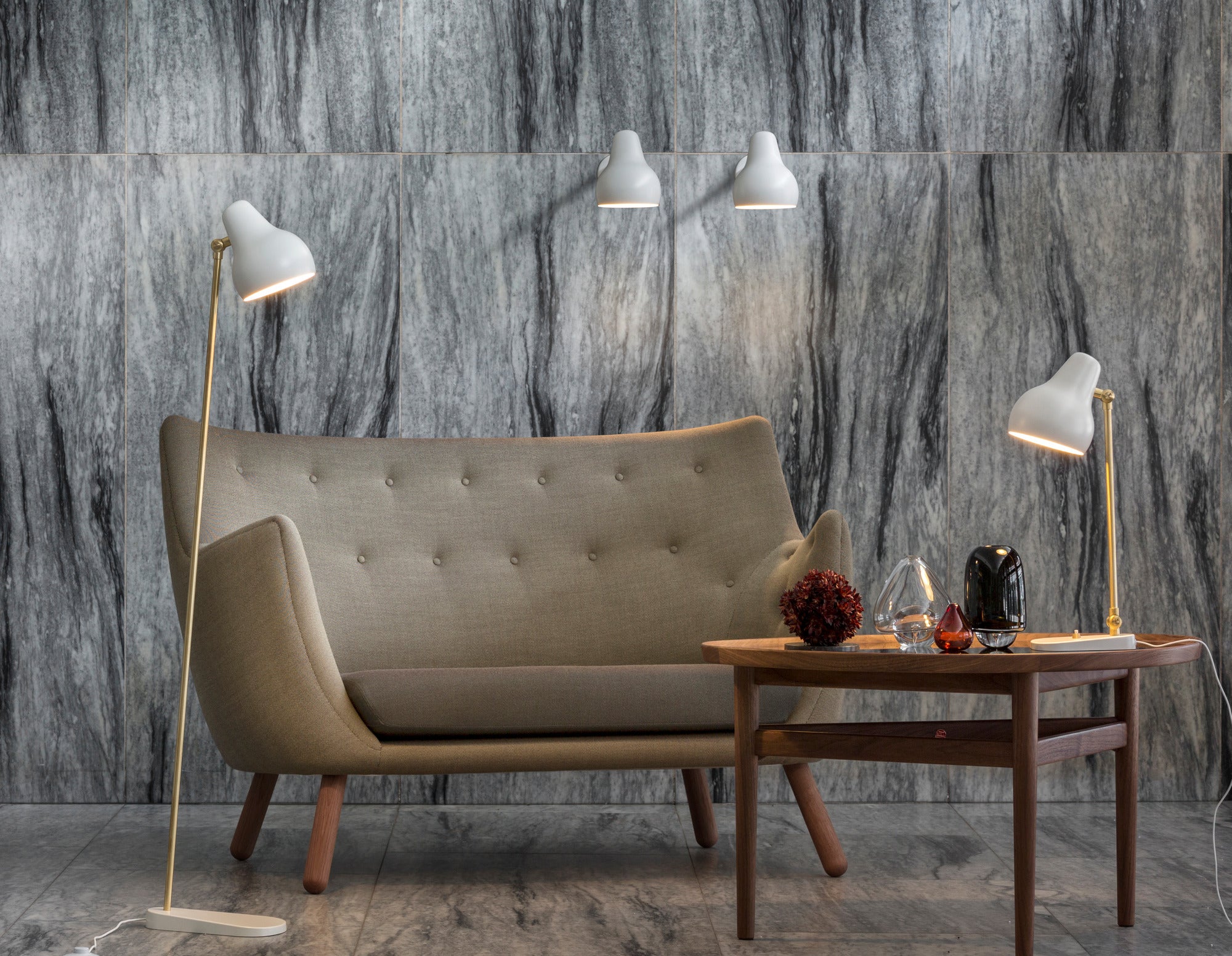 VL 38 floor lamp white with gold finish