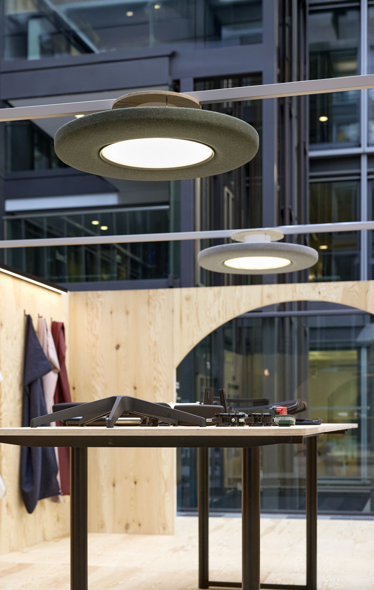 Závesná lampa LP SLIM ACOUSTIC biely okraj