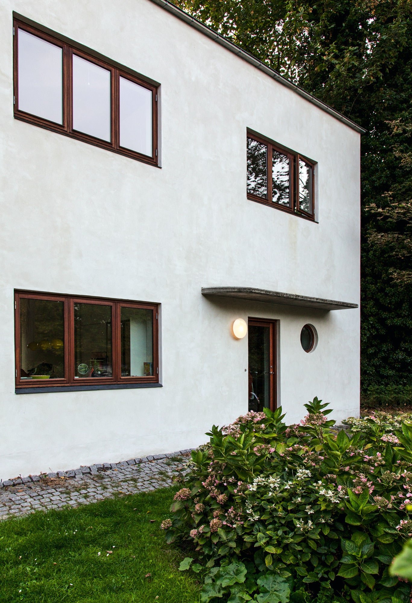 AJ EKLIPTA wall lamp white