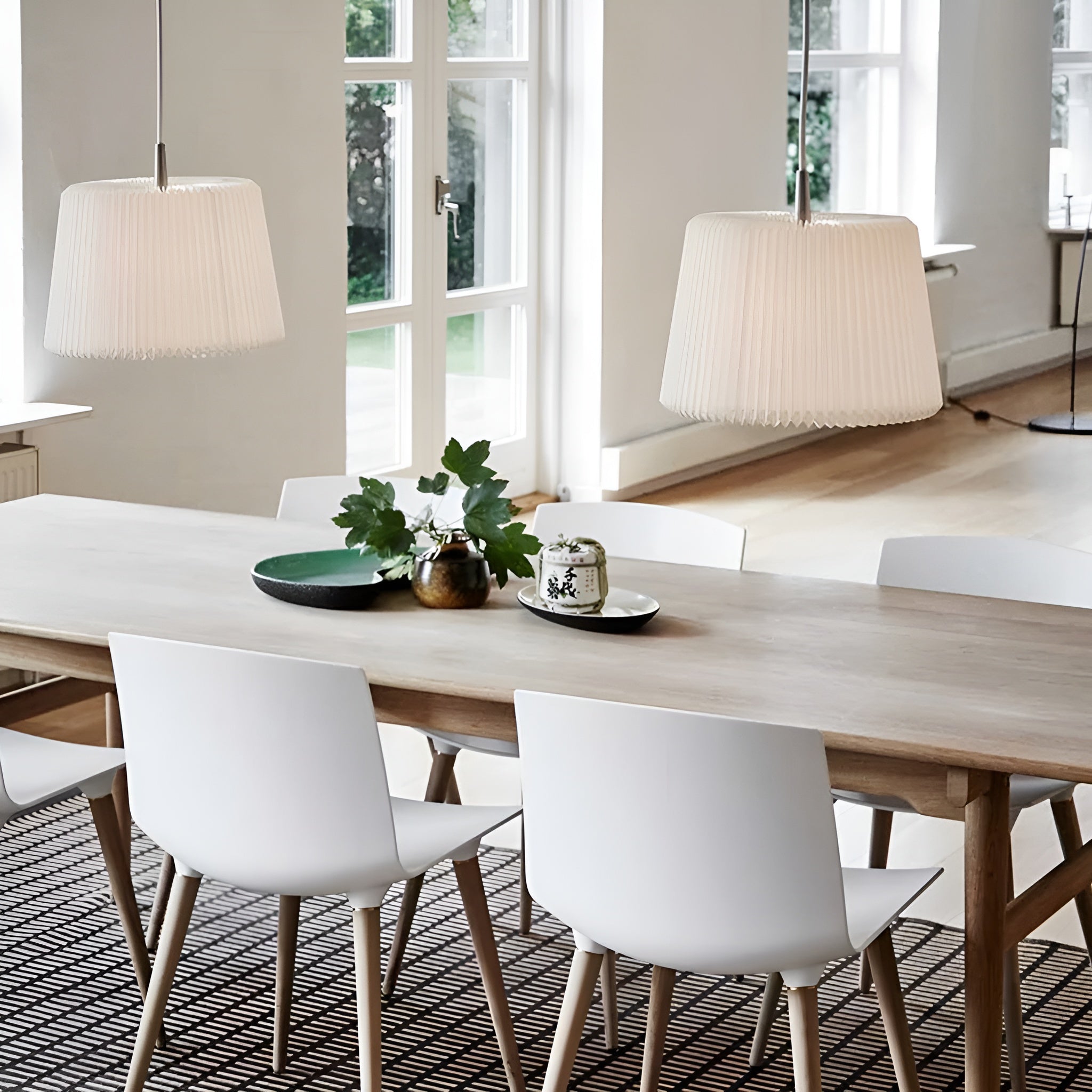 Závesná lampa MODEL 120 SNEŽIENKA biela