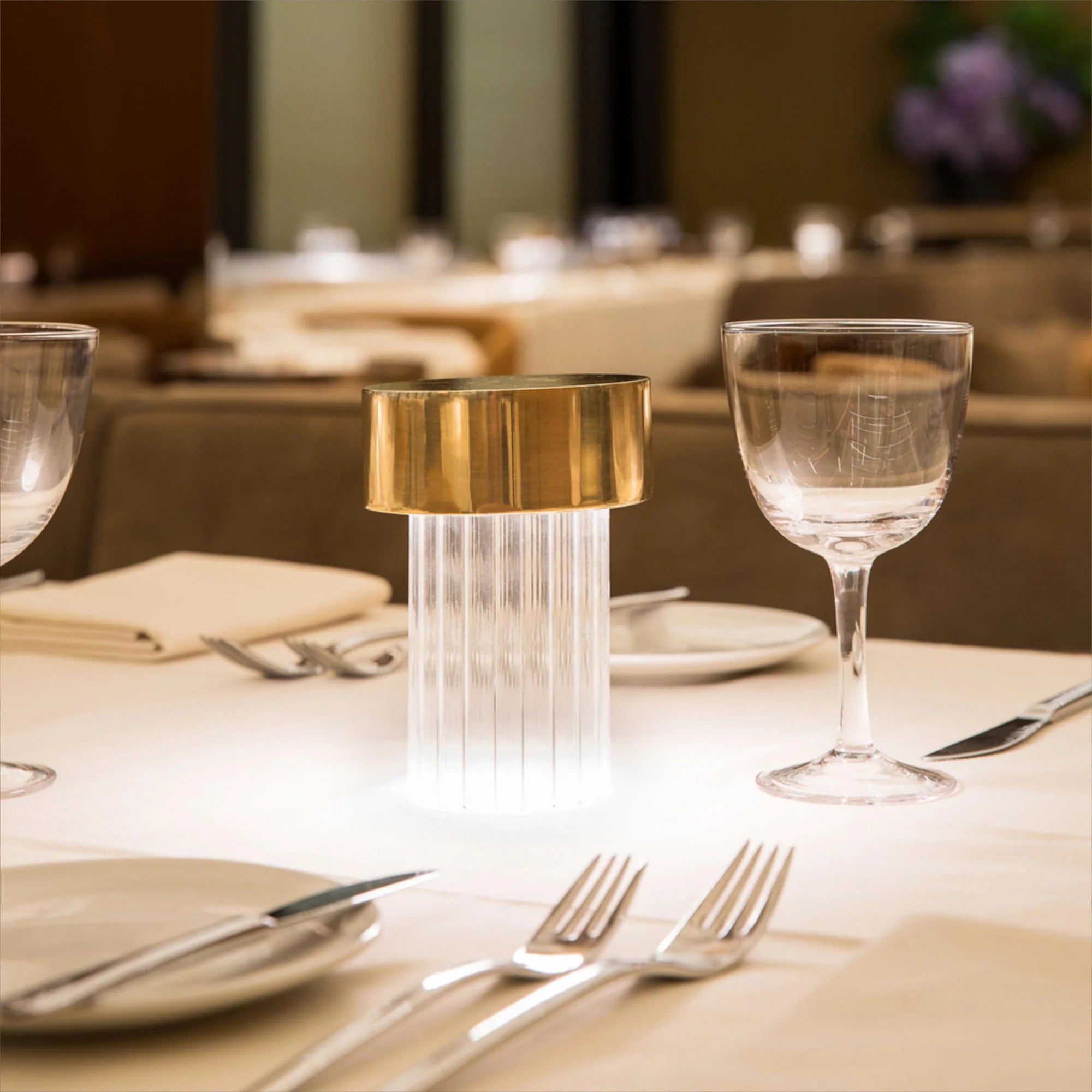 Prenosná lampa LAST ORDER FLUTED mosadzná