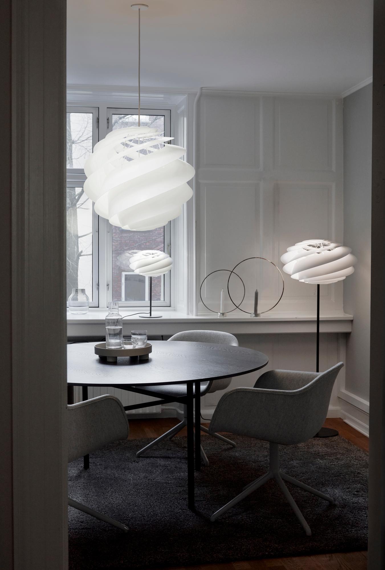 Závesná lampa MODEL 1313 SWIRL 3 biela