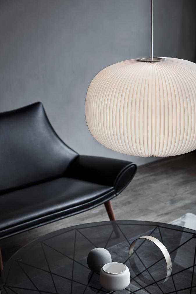 Závesná lampa MODEL 132 LAMELLA 1 biela so zlatým povrchom