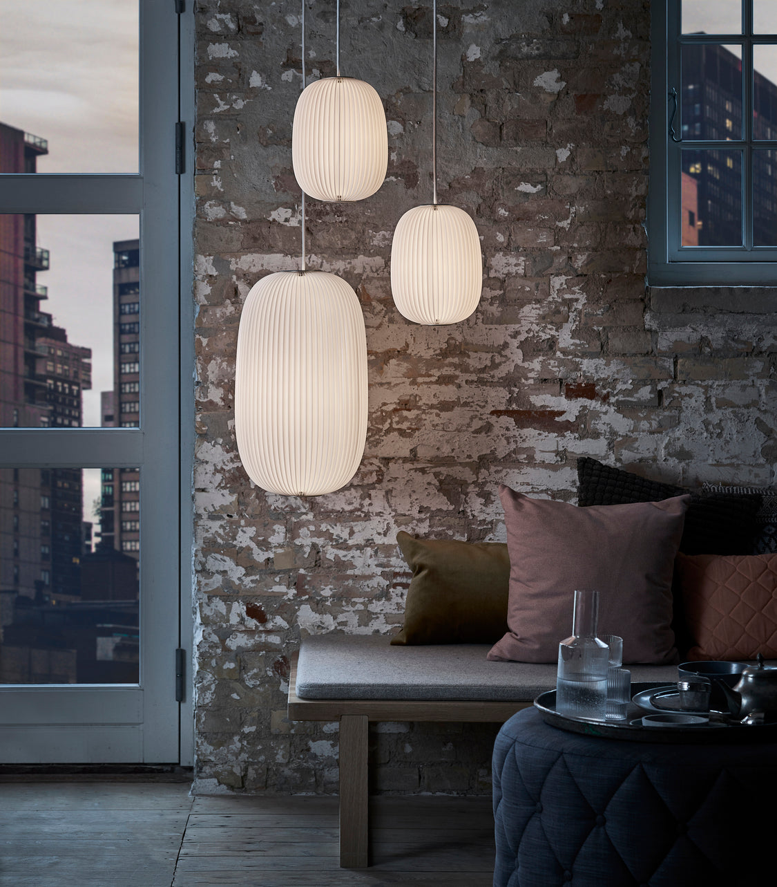 Závesná lampa MODEL 135 LAMELLA 4 biela s čiernym povrchom