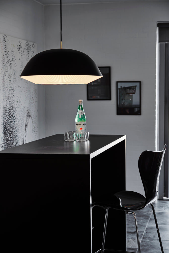 Závesná lampa MODEL 155 CACHÉ XL čierna