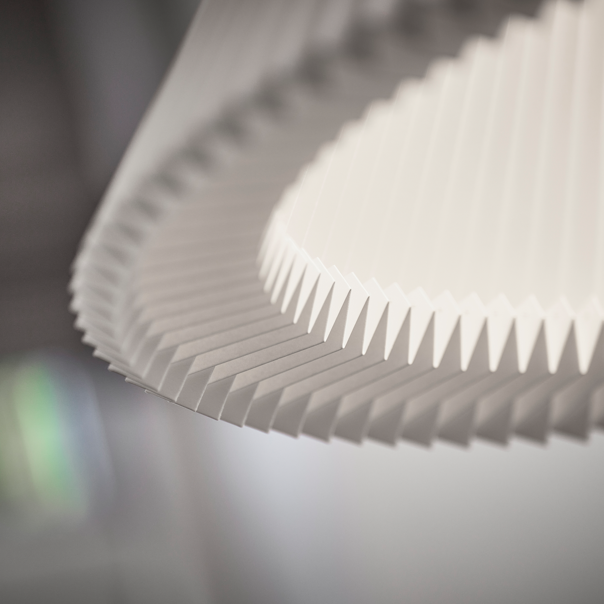 Závesná lampa MODEL 1 biela