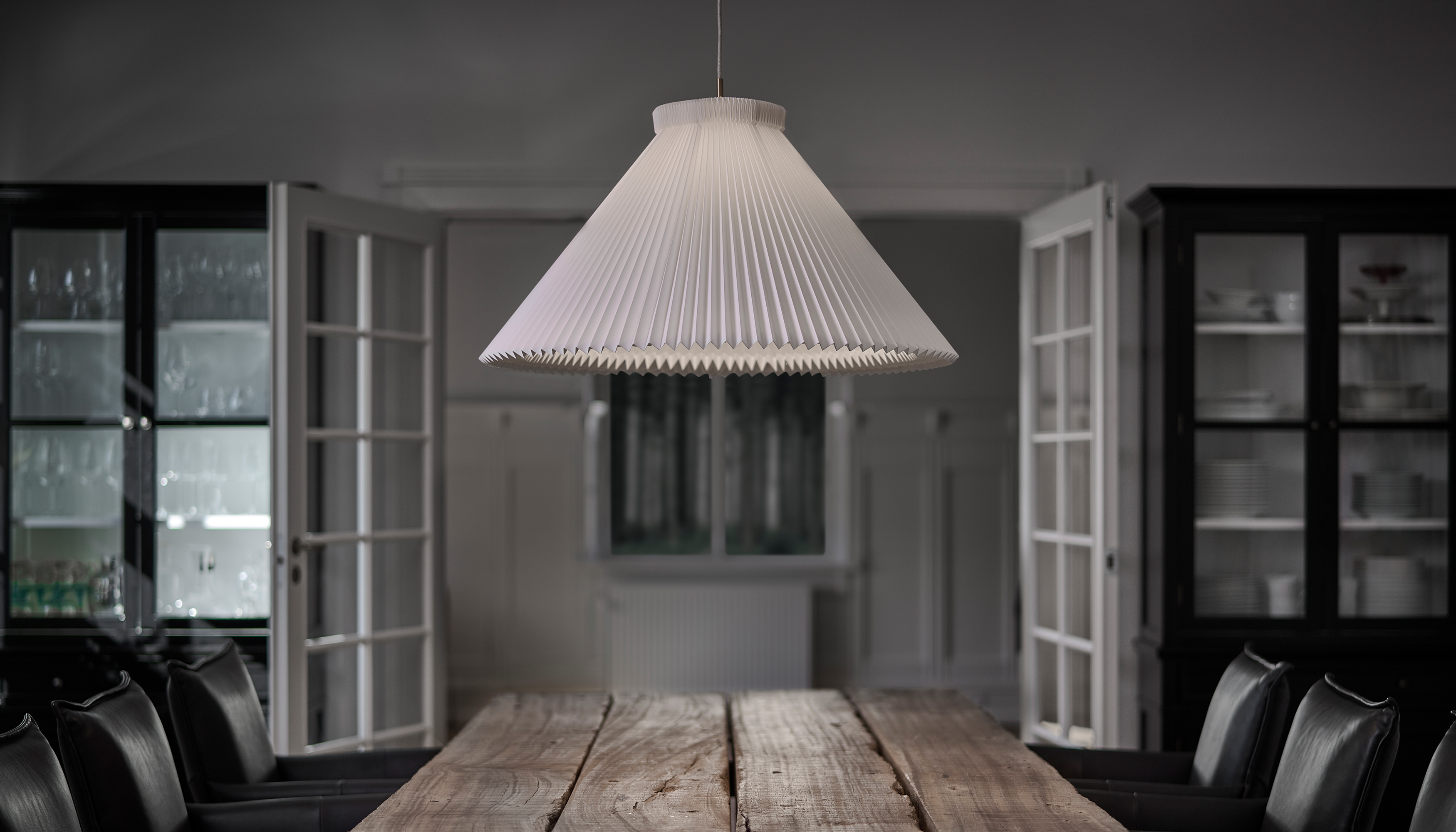 Závesná lampa MODEL 1 biela