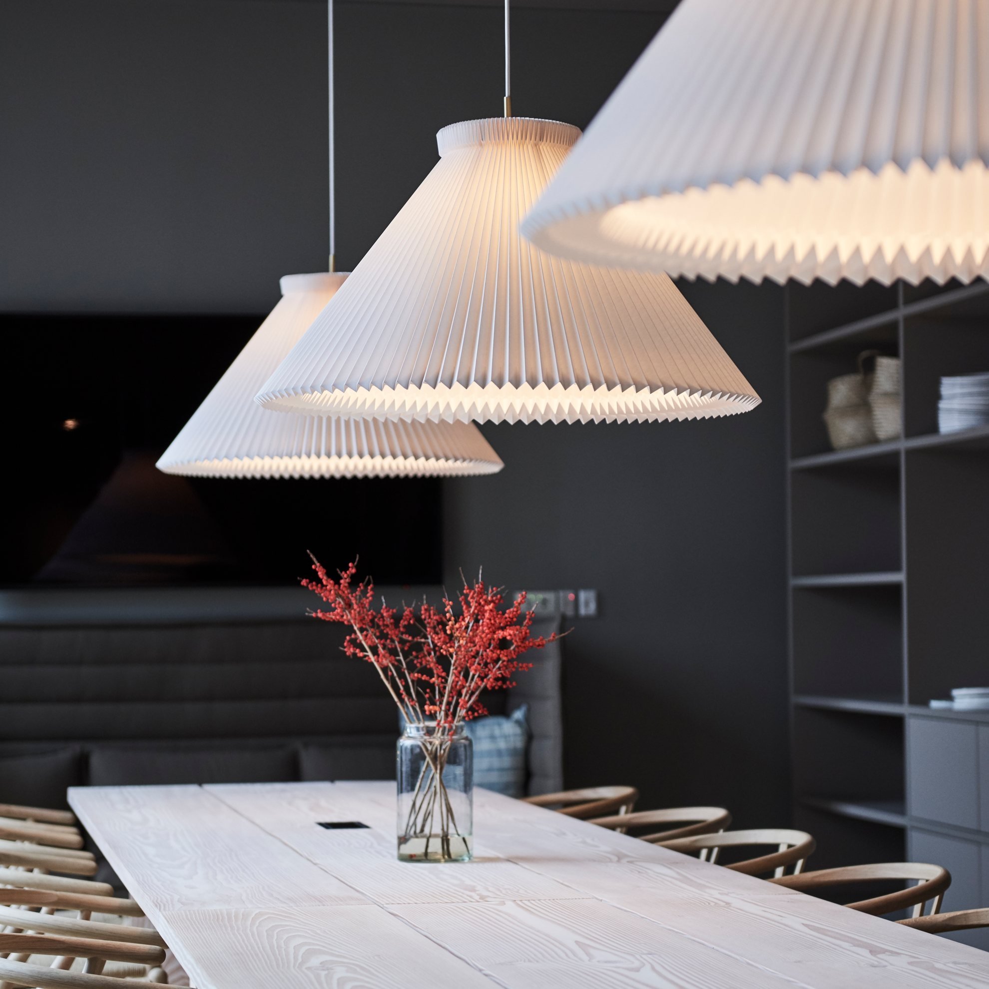 Závesná lampa MODEL 1 biela