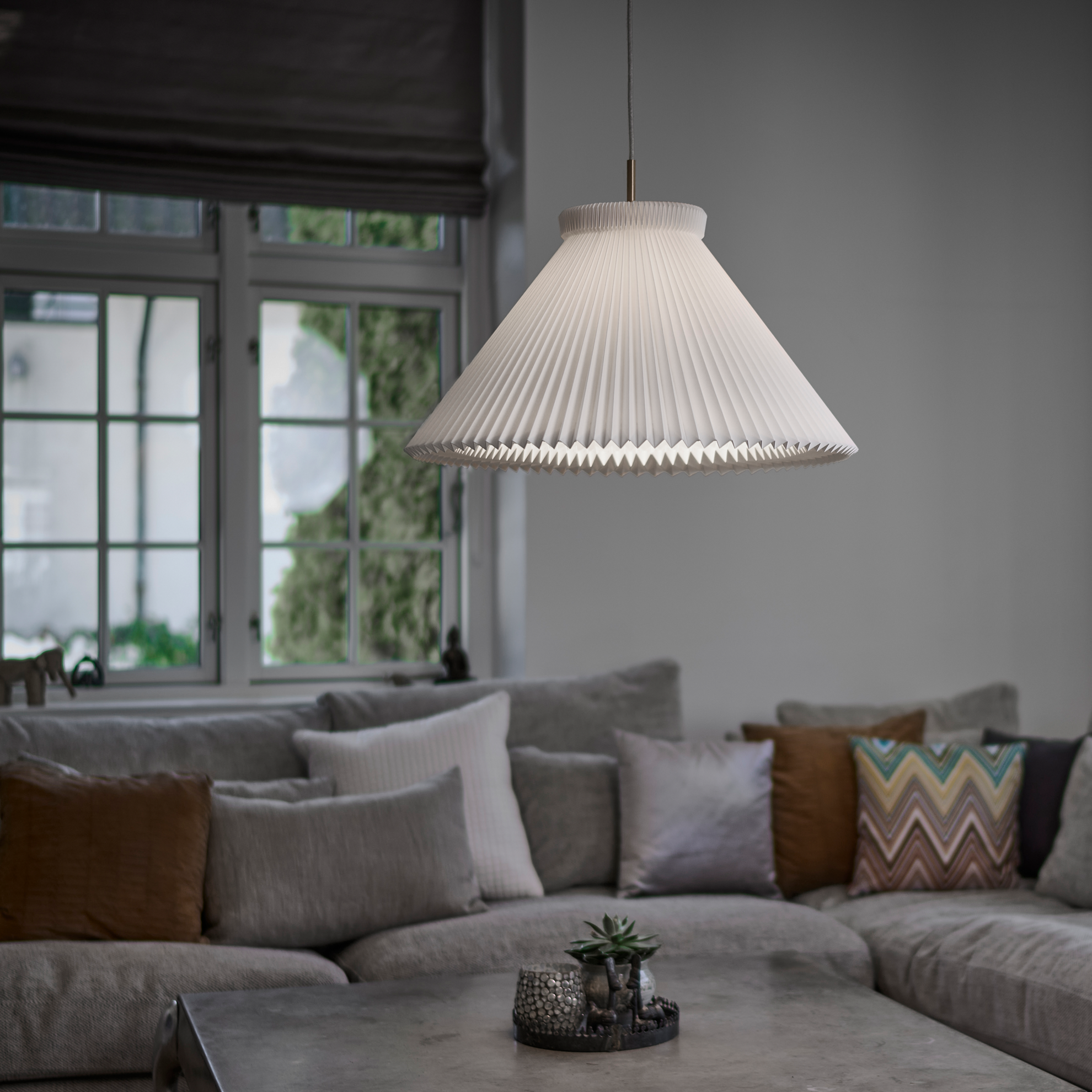 Závesná lampa MODEL 1 biela