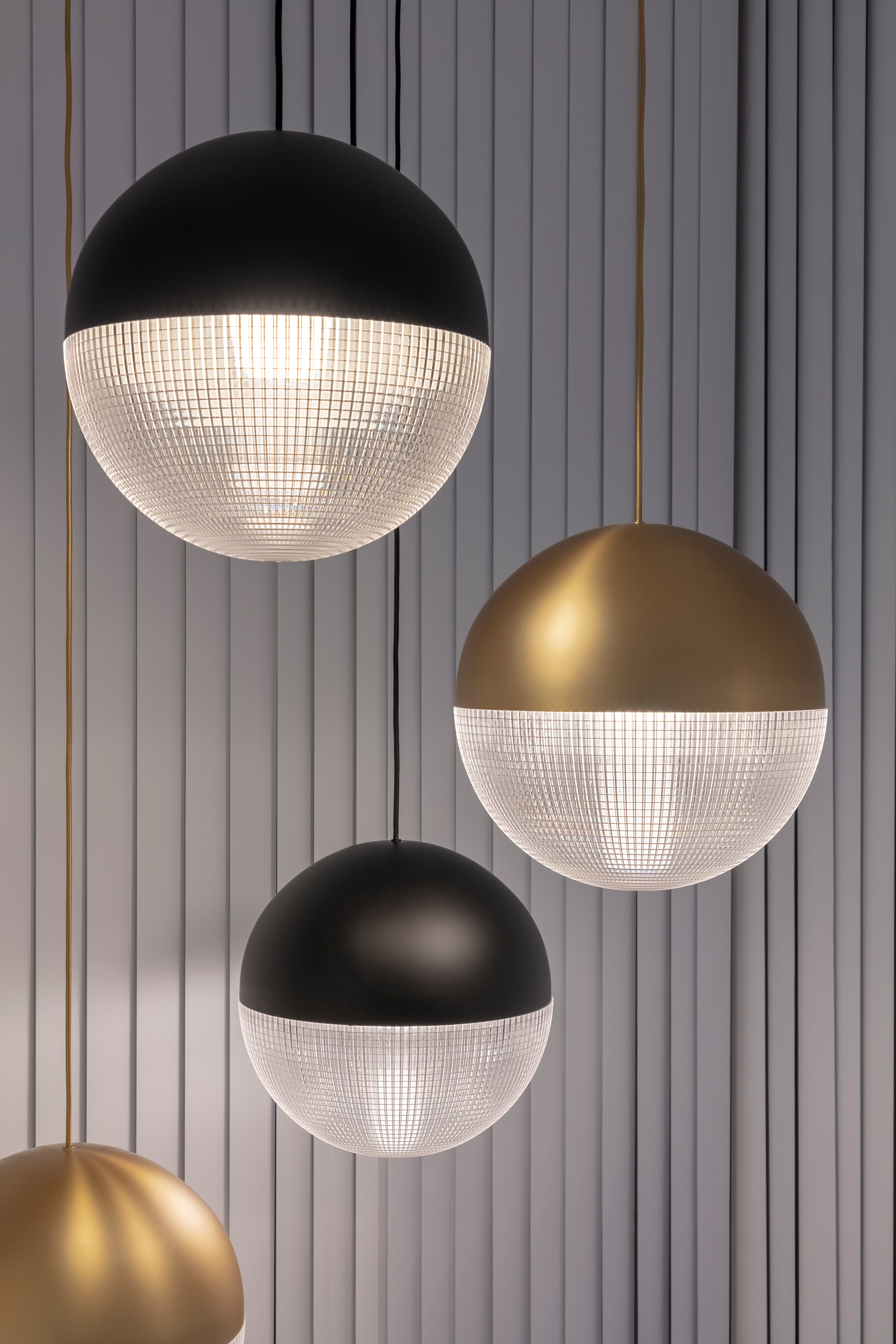 Lustrová lampa LENS FLAIR matná čierna
