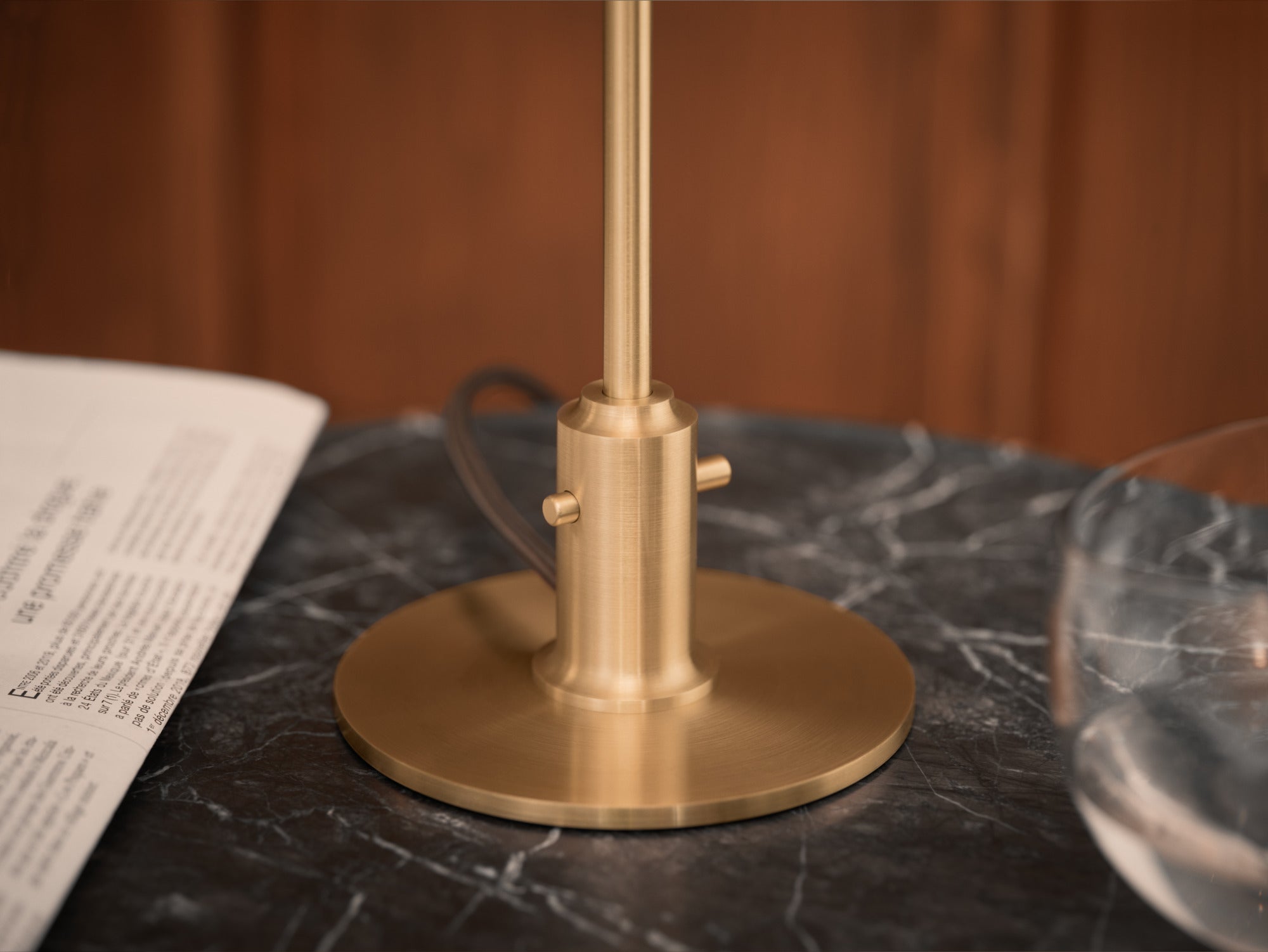 PH 2/1 table lamp white with brass base
