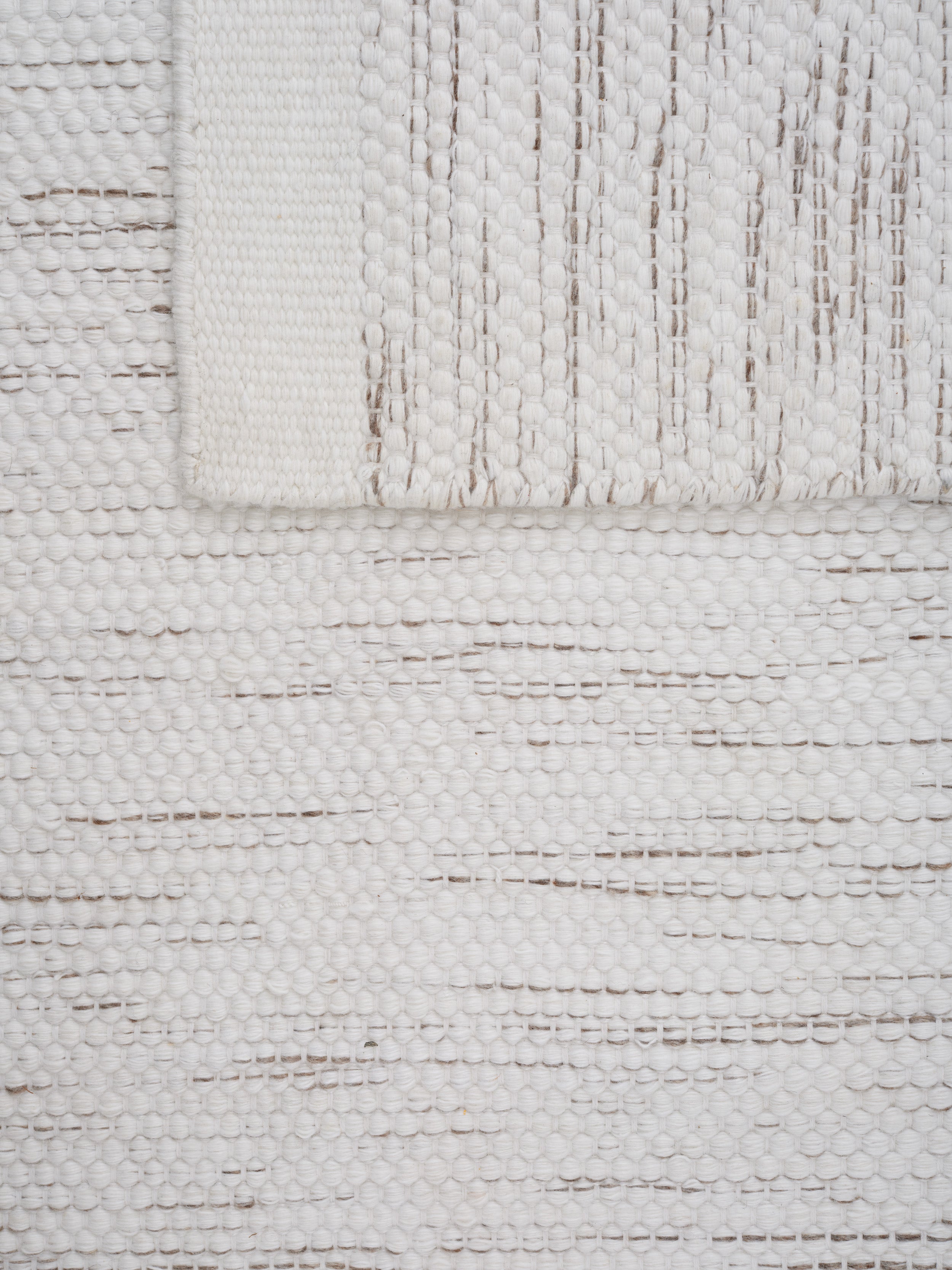 ADONIC MIST rug broken white