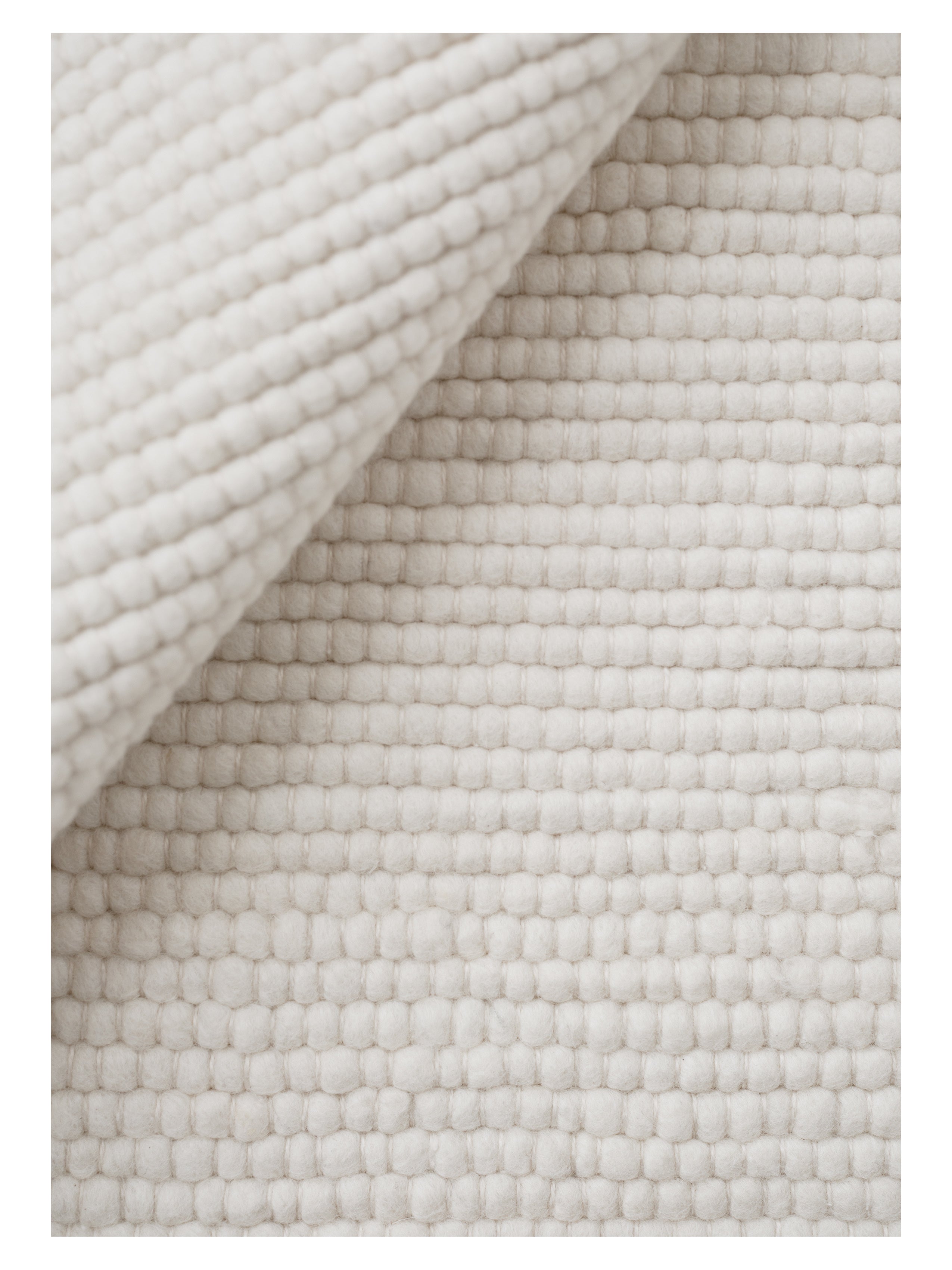 Agner white rug