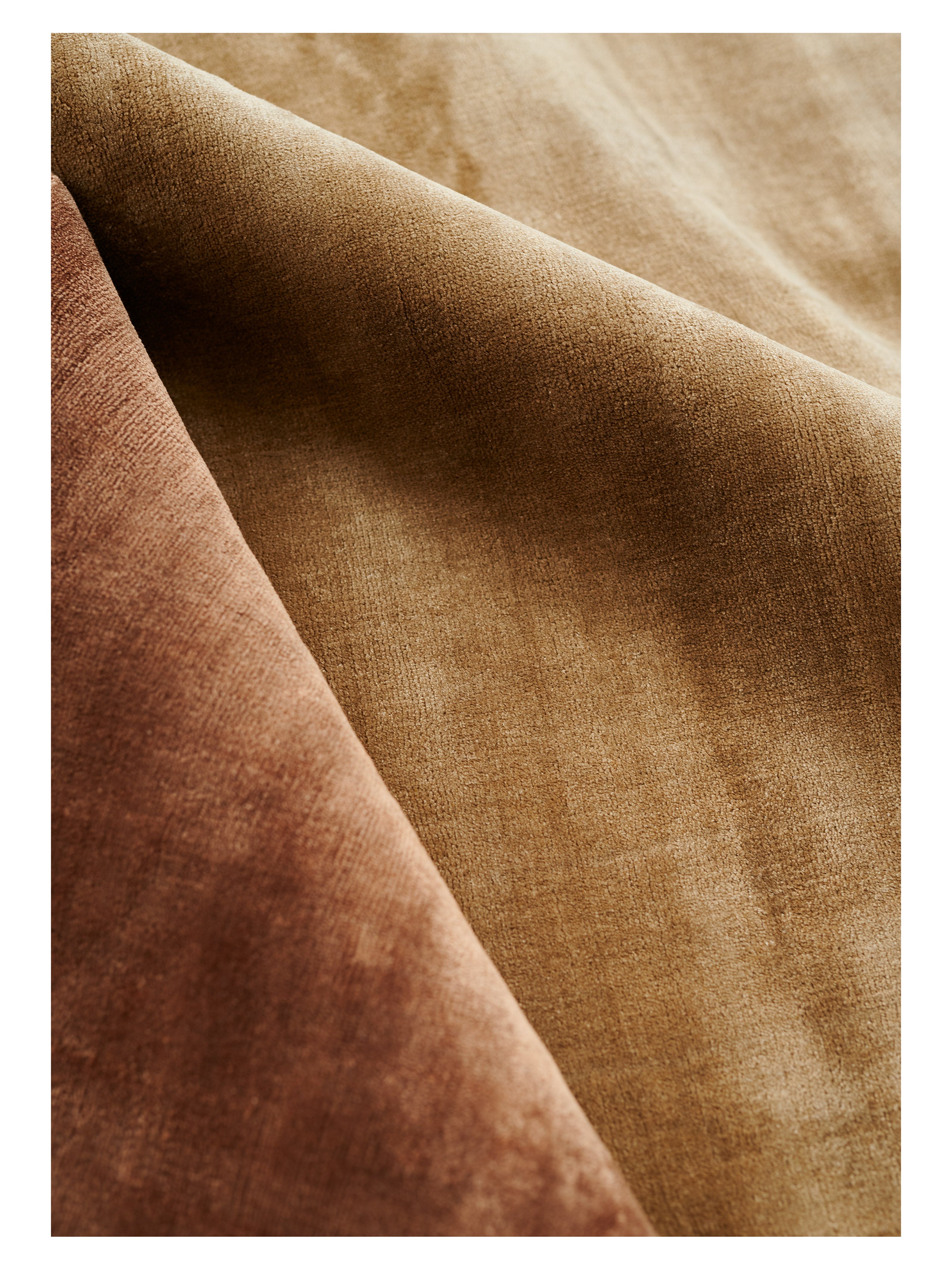 Kruhový koberec LUCENS horčicový