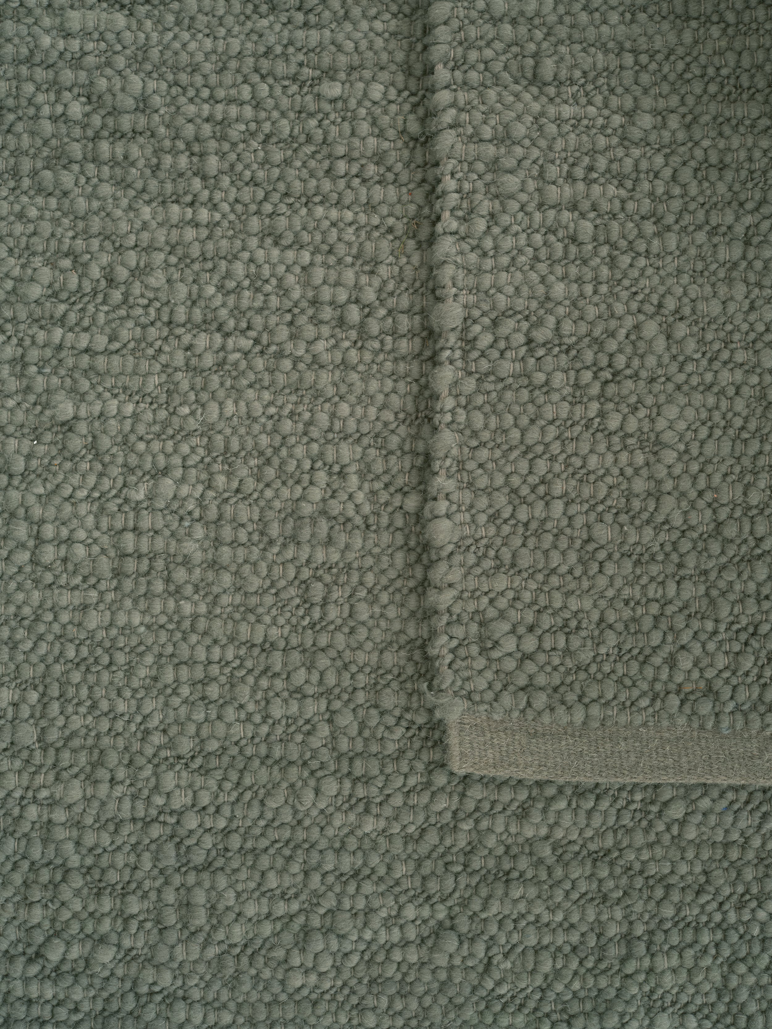 Koberec PEBBLED POEM zelený mach